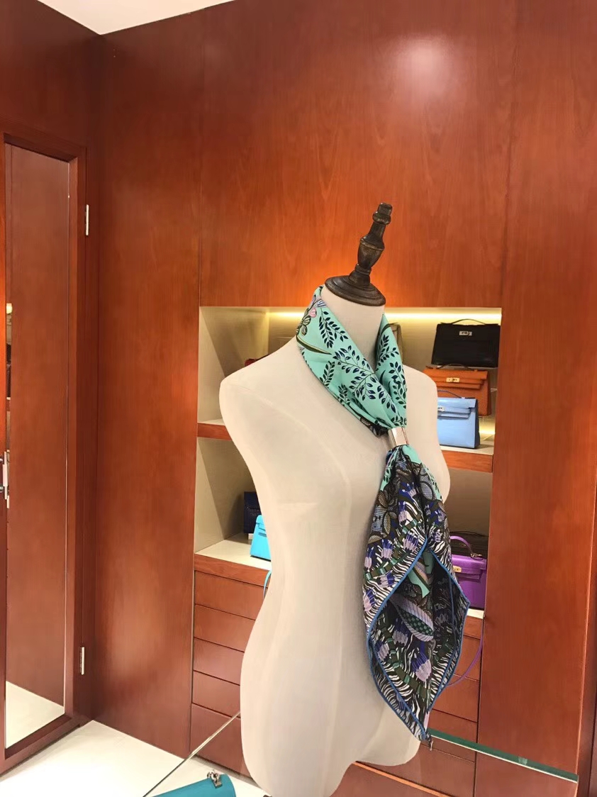 Elegant Hermes Classic Printed 100%Mulberry Silk Women’s Scarf in Mint Green