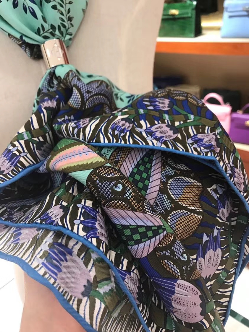 Elegant Hermes Classic Printed 100%Mulberry Silk Women’s Scarf in Mint Green