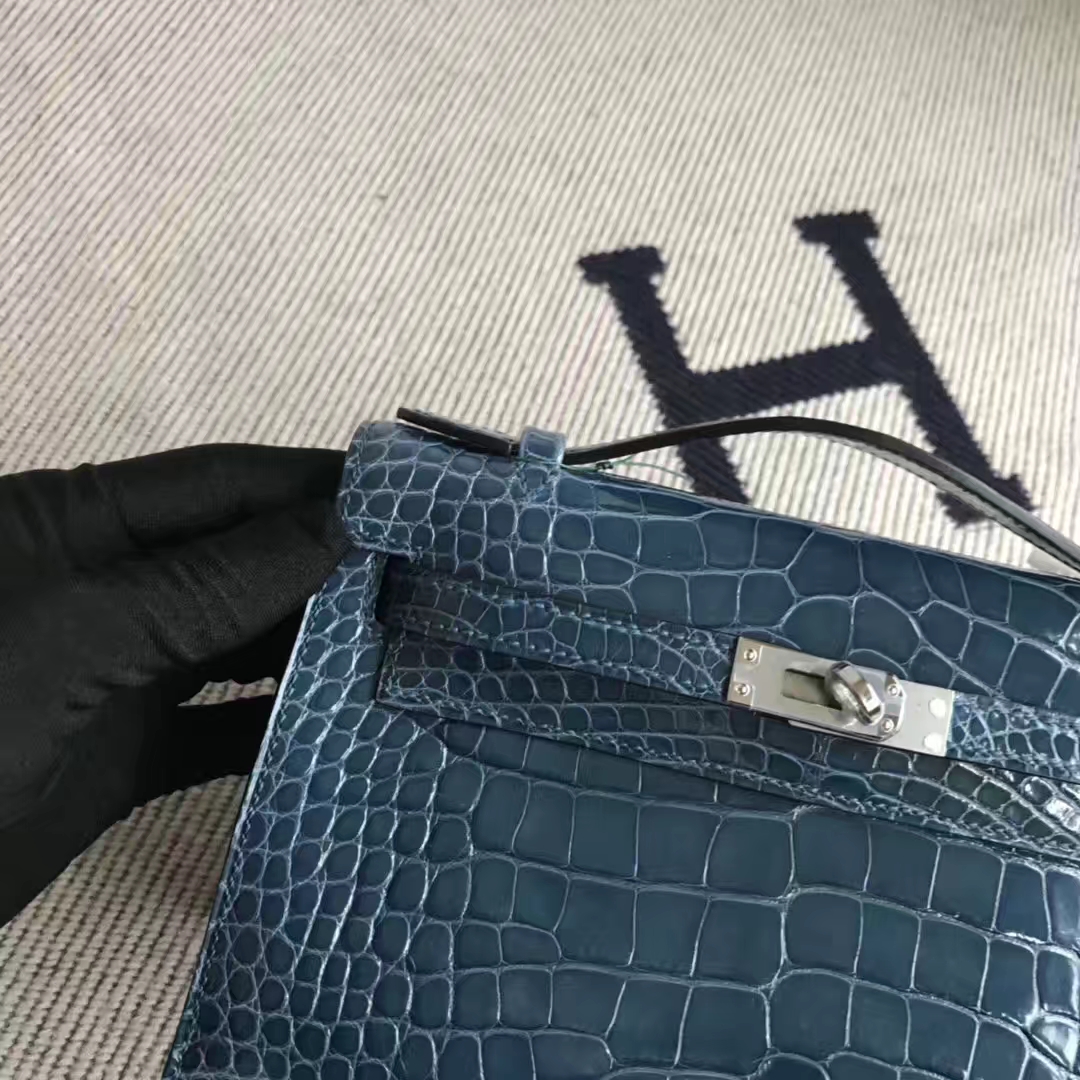 New Hermes Alligator Shiny Crocodile Minikelly Clutch Bag in 1P Blue Colvert Silver Hardware