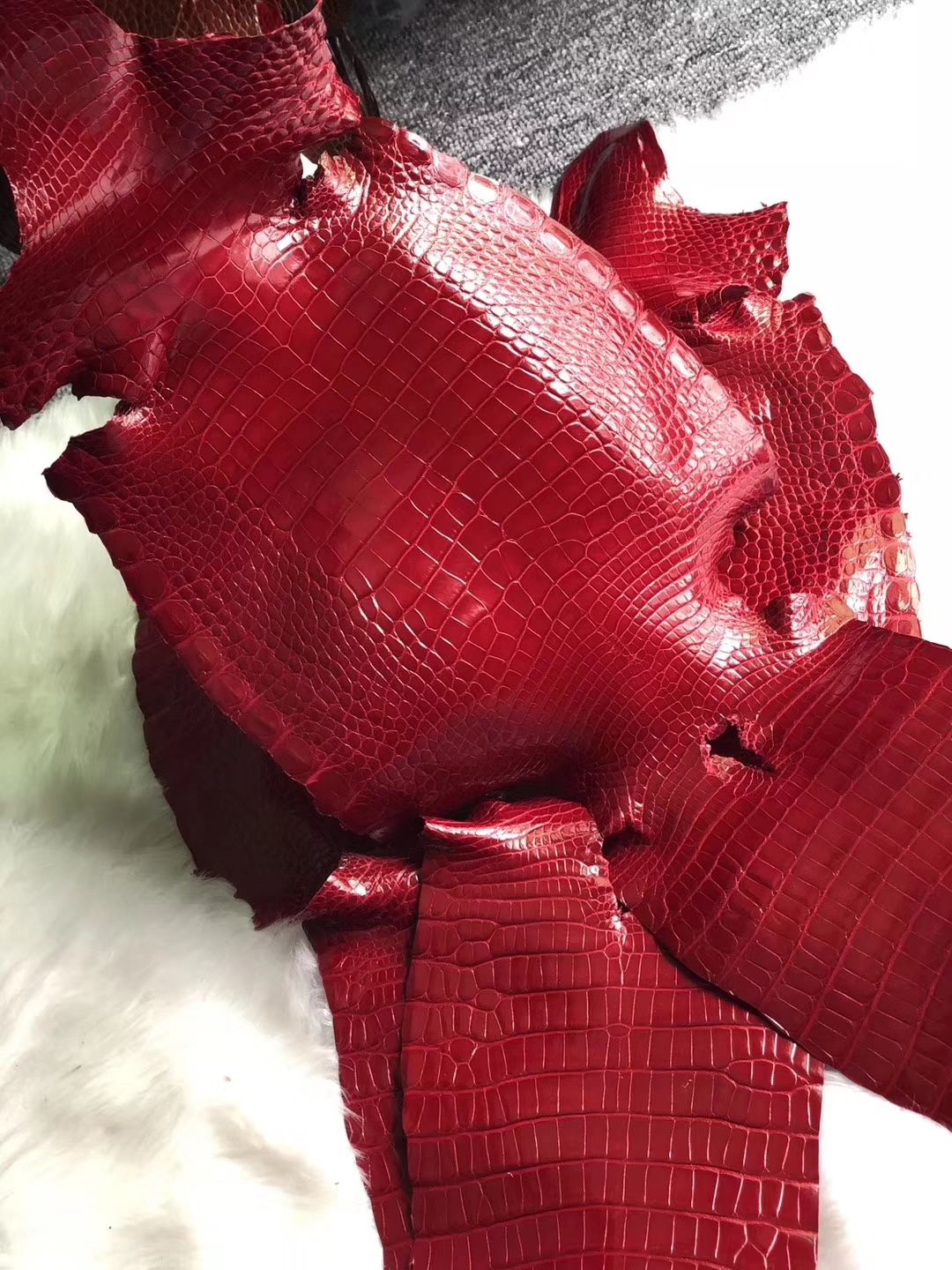 Discount Hermes Shiny Crocodile Leather Can Order Constance18CM