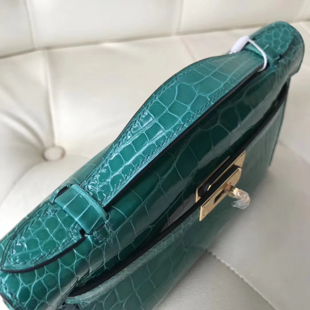 Luxury Hermes Shiny Crocodile Minikelly Pochette 22CM  in 6Q Emerald Green Gold Hardware