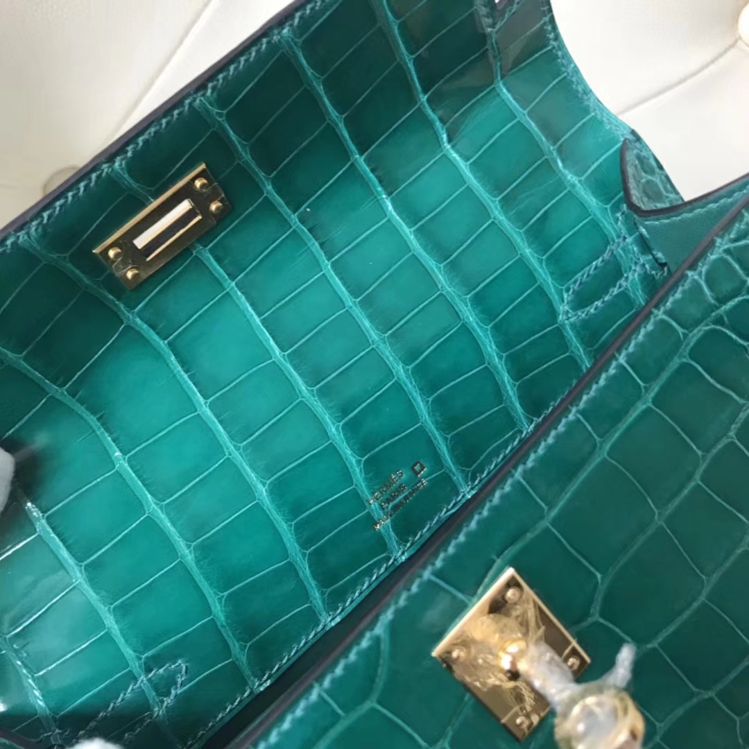 Luxury Hermes Shiny Crocodile Minikelly Pochette 22CM  in 6Q Emerald Green Gold Hardware