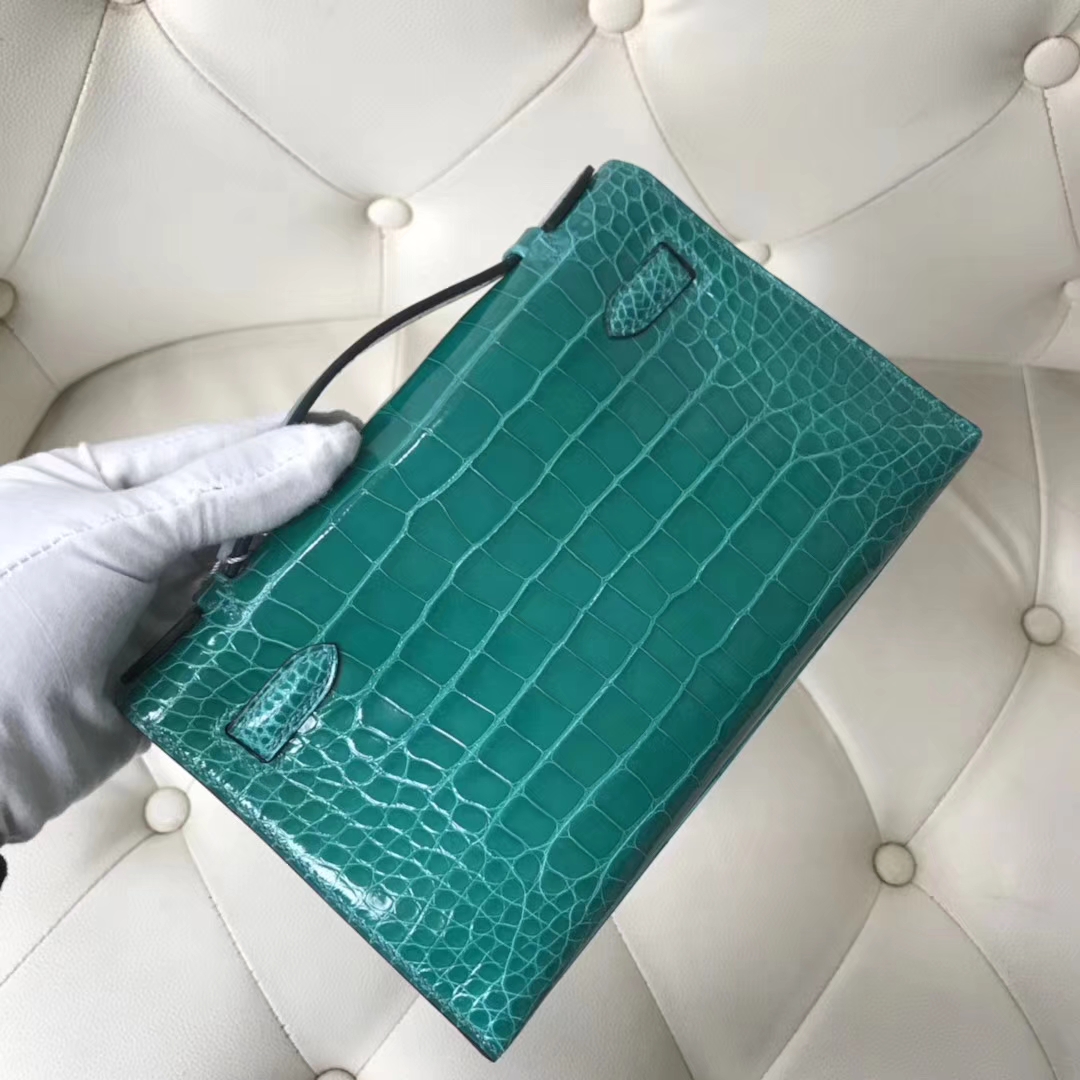 Luxury Hermes Shiny Crocodile Minikelly Pochette 22CM  in 6Q Emerald Green Gold Hardware