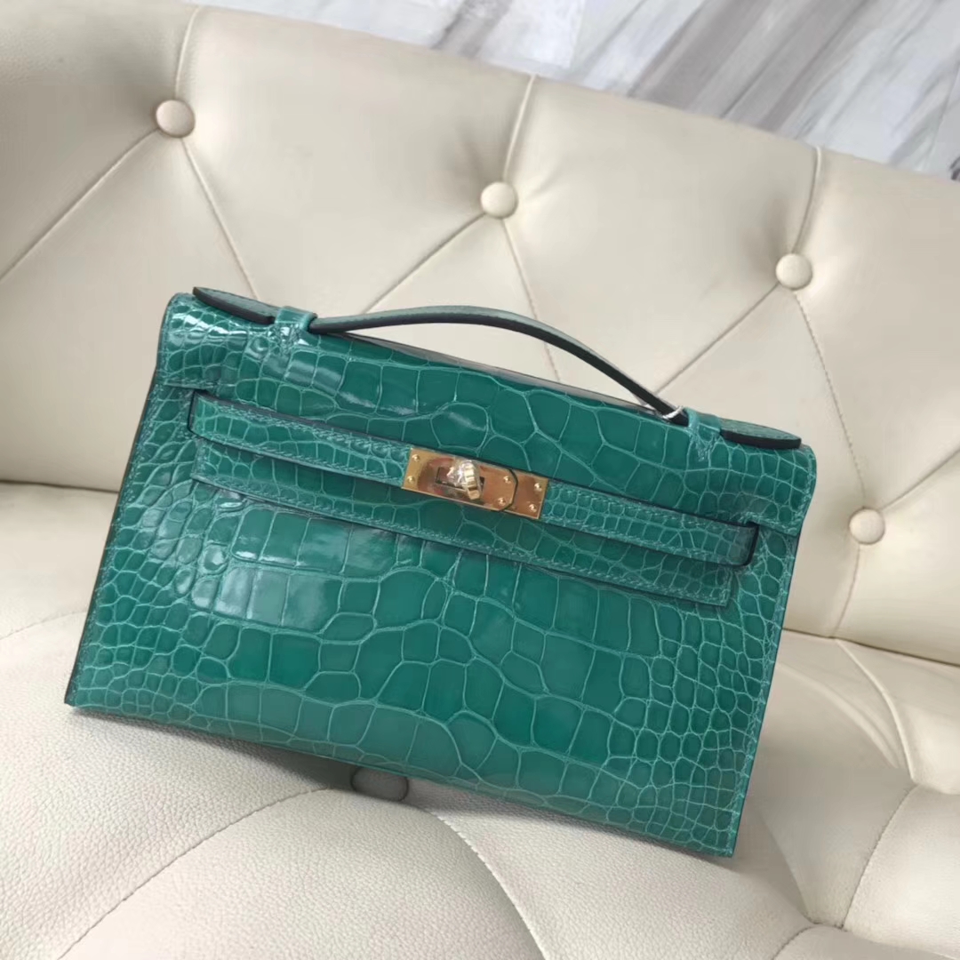 Luxury Hermes Shiny Crocodile Minikelly Pochette 22CM  in 6Q Emerald Green Gold Hardware