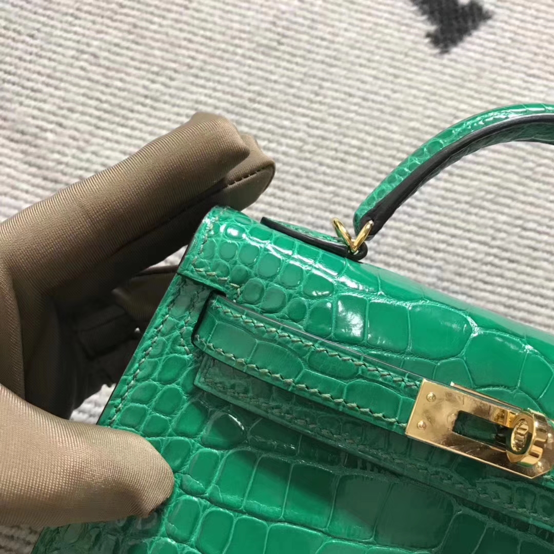 Elegant Hermes Emerald Green Shiny Crocodile Leather Minikelly-2 Clutch Bag Gold Hardware