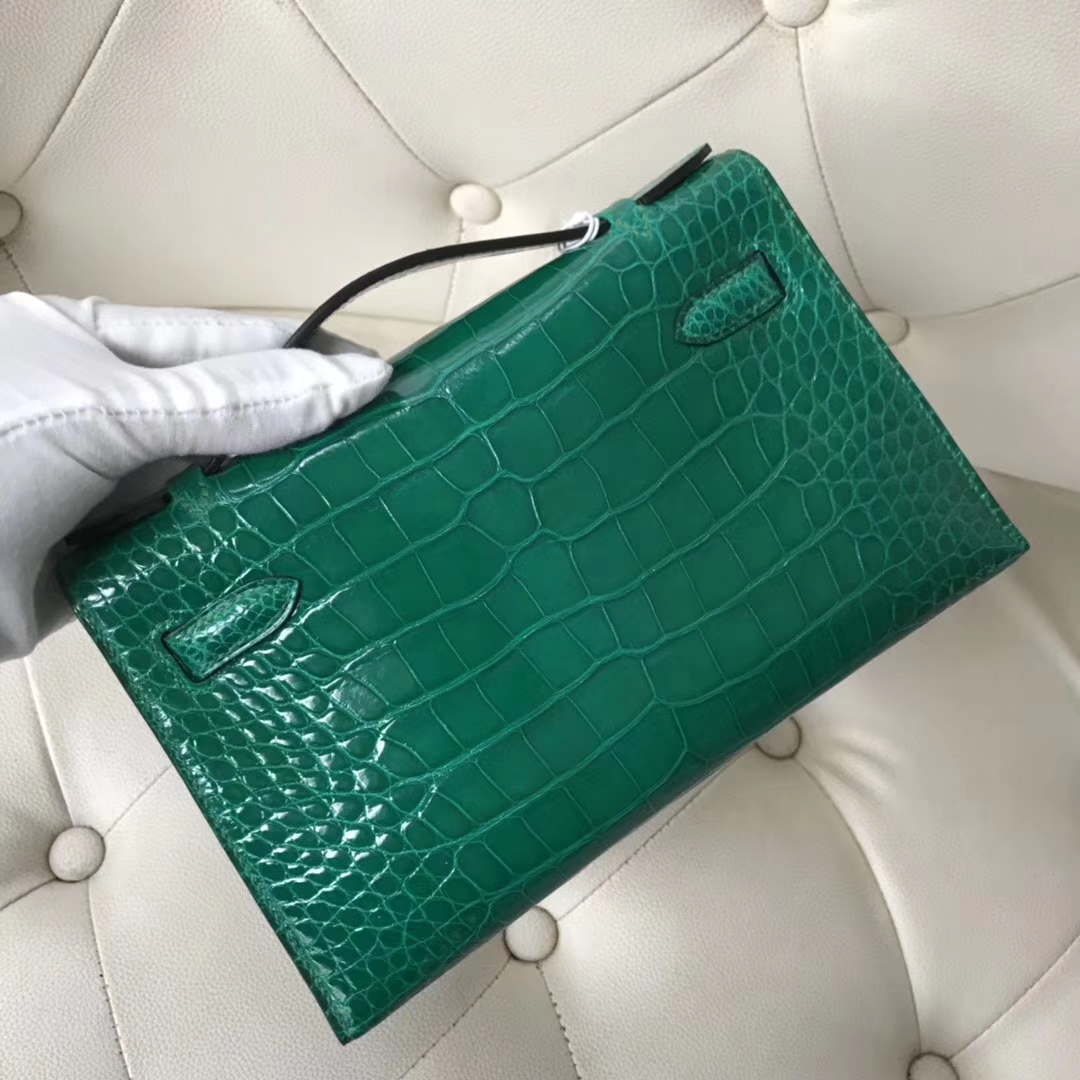 Elegant Hermes 6Q Emerald Green Shiny Crocodile Minikelly Clutch Bag Gold Hardware