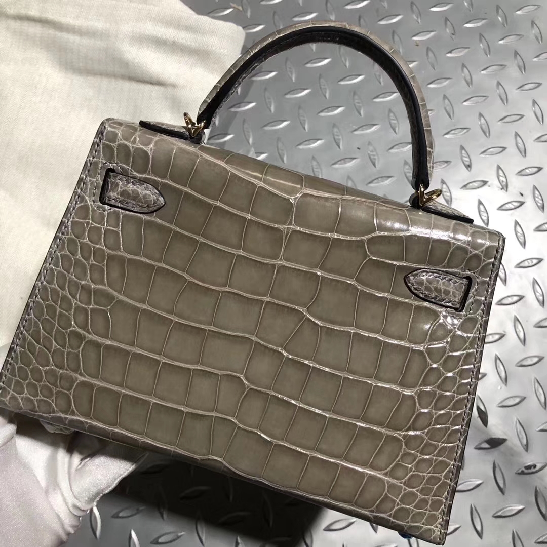 Stock Hermes Shiny Crocodile Minikelly-2 Clutch Bag in CK81 Gris T Gold Hardware