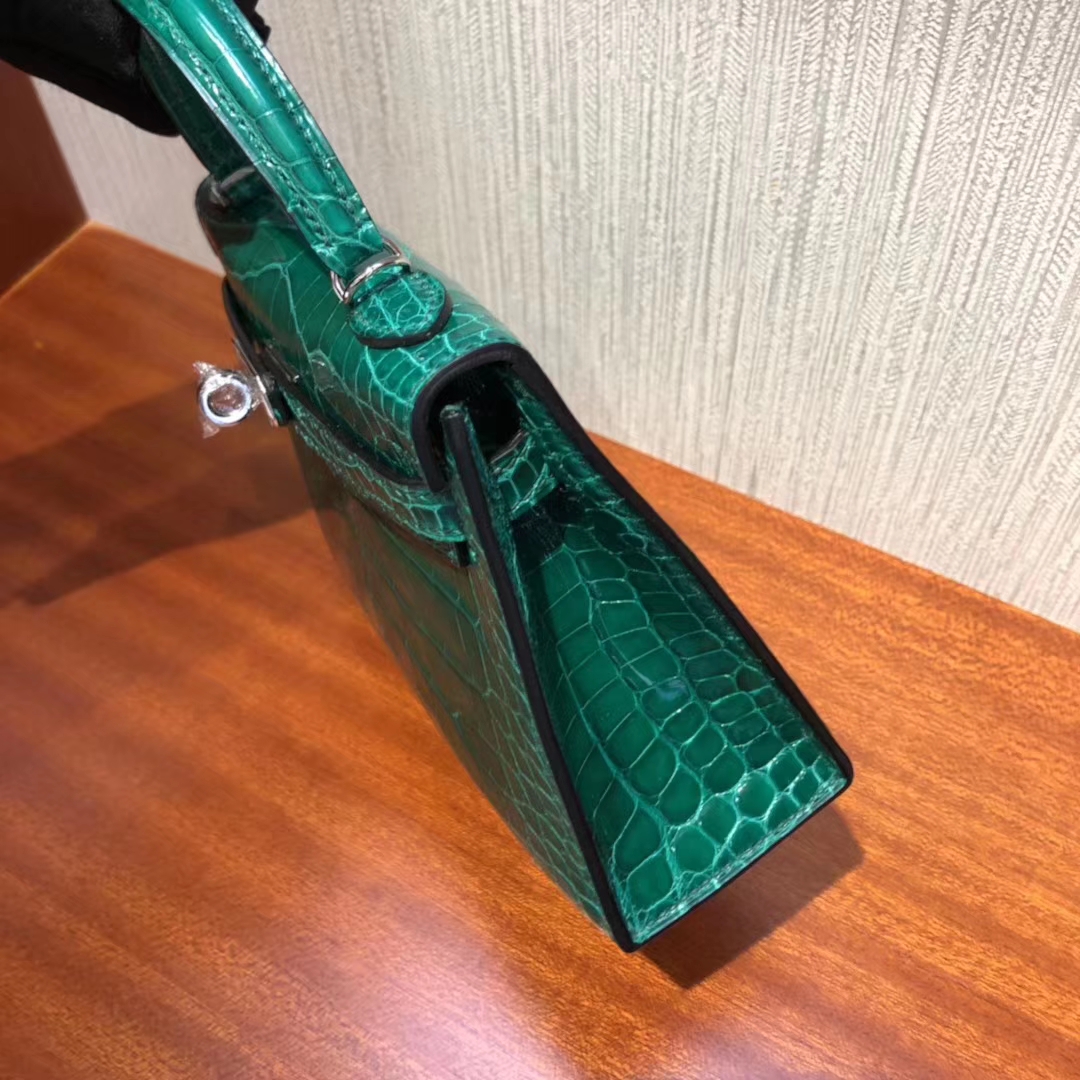 Stock Hermes 6Q Vert Emerald Shiny Crocodile Minikelly-2 Clutch Bag Silver Hardware
