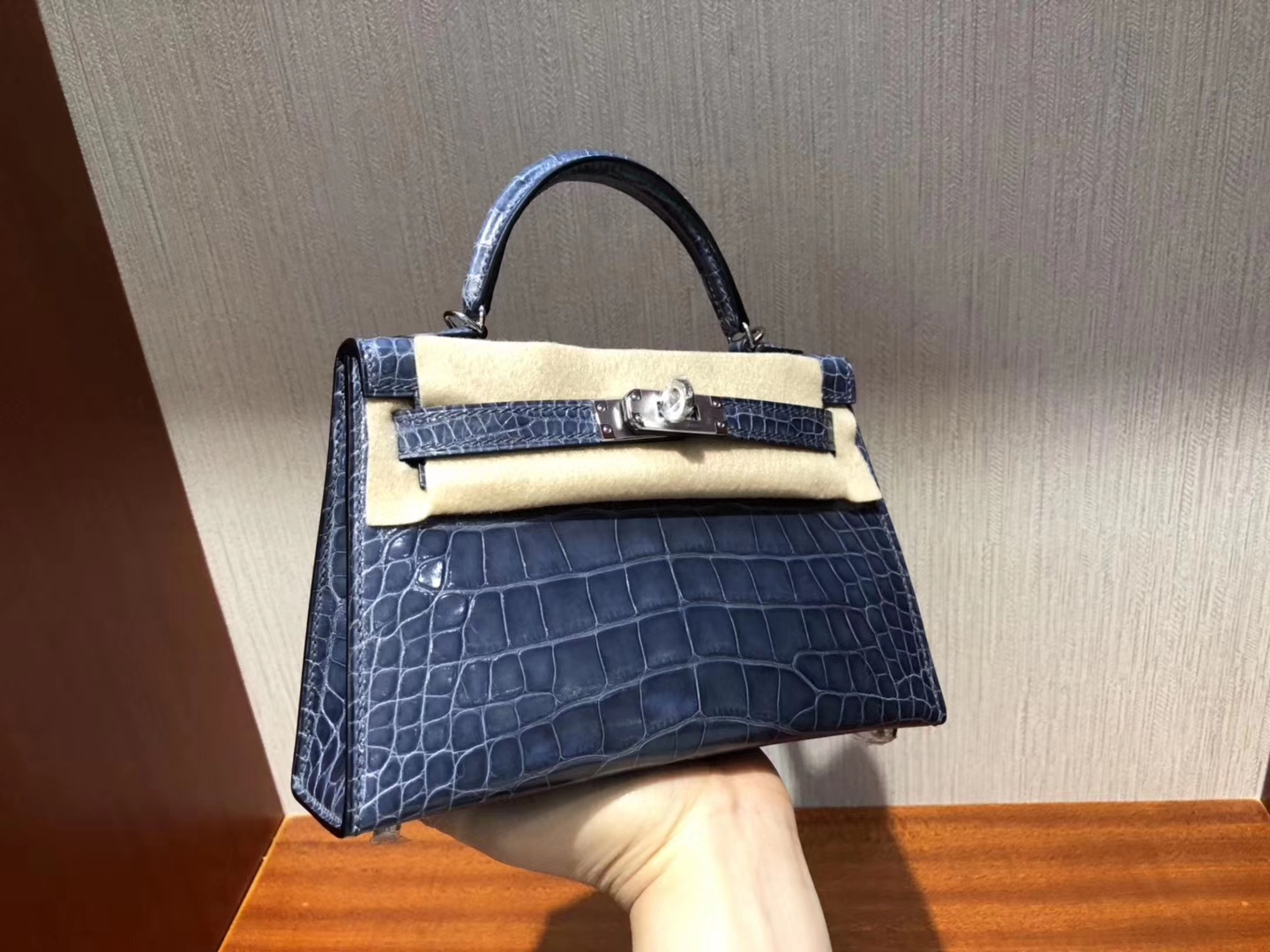 Stock Hermes N7 Blue Tempete Shiny Crocodile Minikelly-2 Evening Clutch Bag Silver Hardware