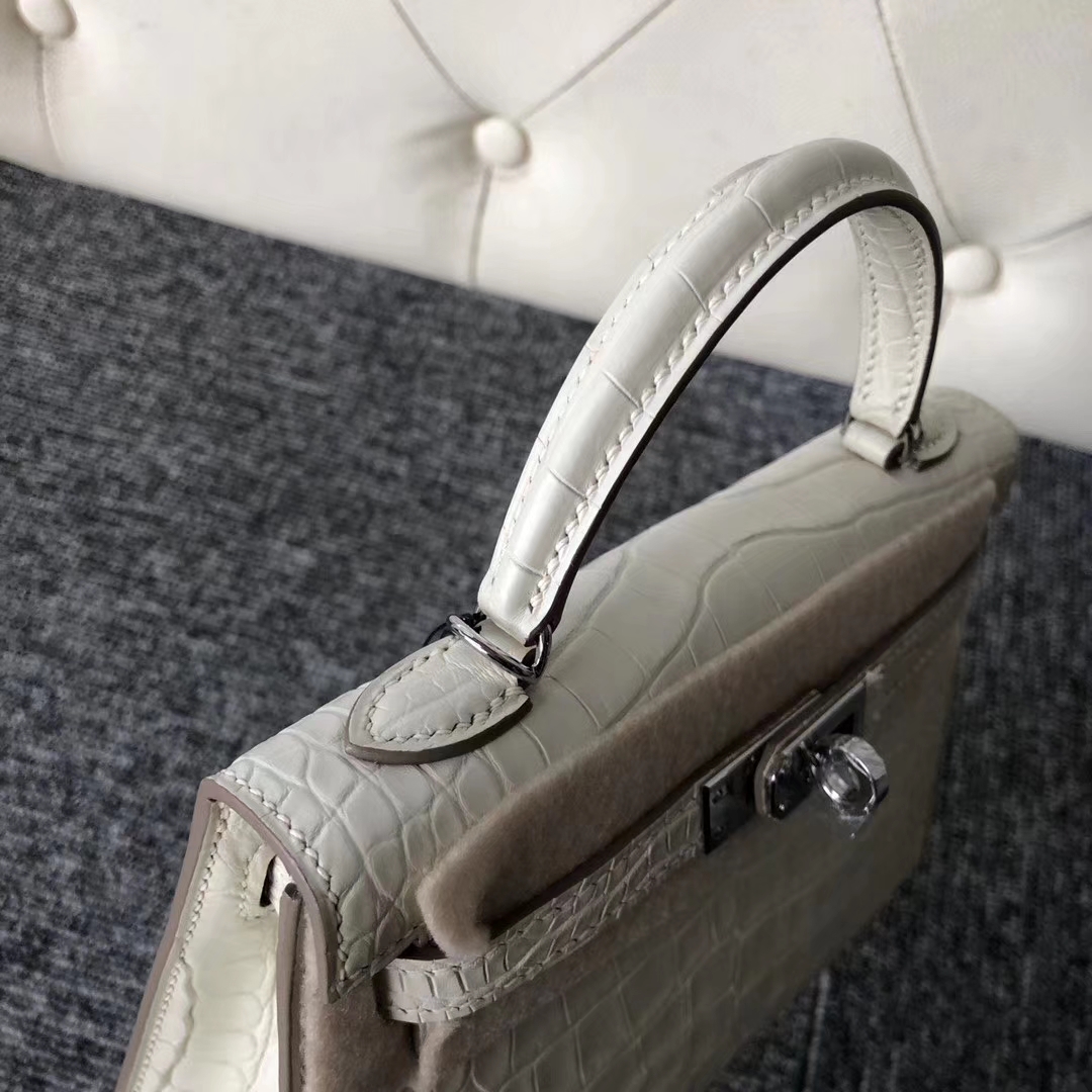 Stock Hermes 8L Beton White Matt Crocodile Minikelly-2 Evening Bag Silver Hardware