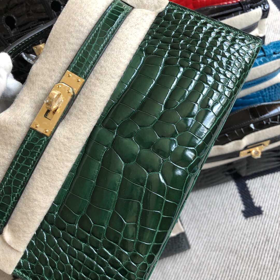 Stock Hermes Alligator Crocodile Minikelly Evening Bag in CK67 Vert Fonce Gold Hardware