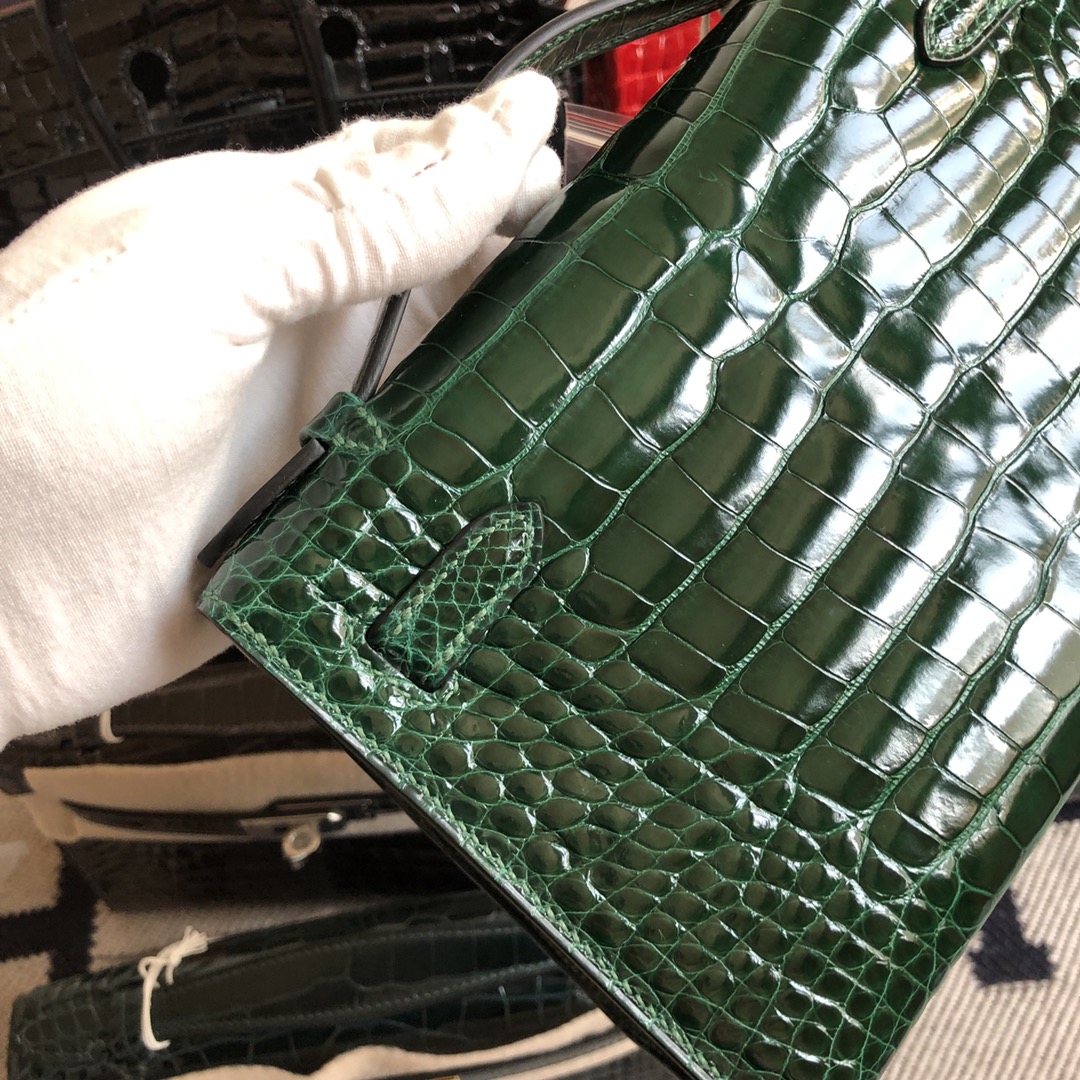 Stock Hermes Alligator Crocodile Minikelly Evening Bag in CK67 Vert Fonce Gold Hardware