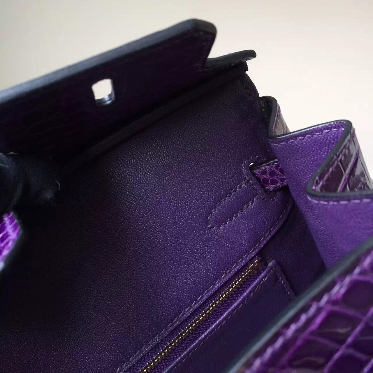 Hand Stitching Hermes Birkin Bag 25cm in Violet Purple Crocodile Leather