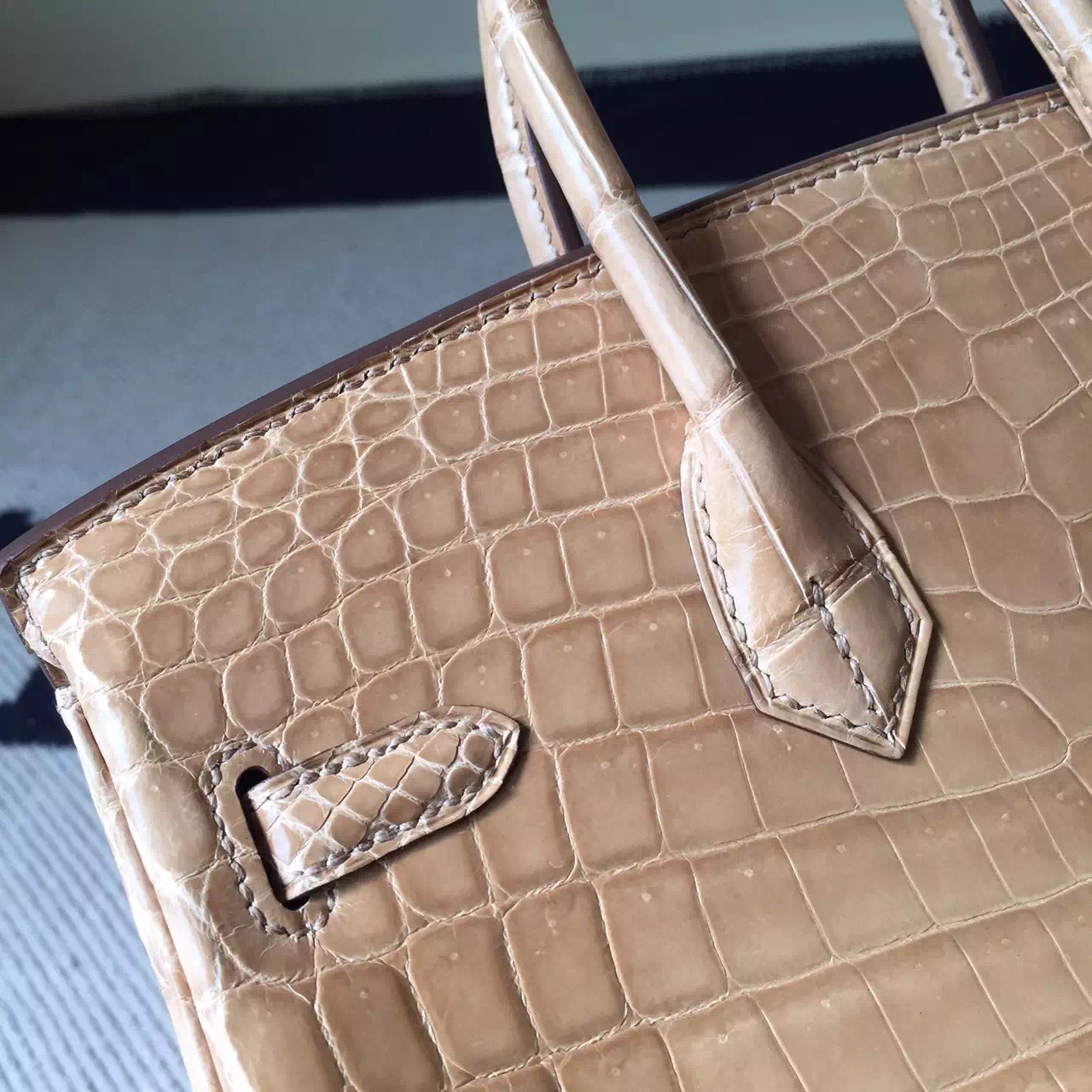 New Arrival Hermes Apricot Crocodile Shiny Leather Birkin Bag 25cm