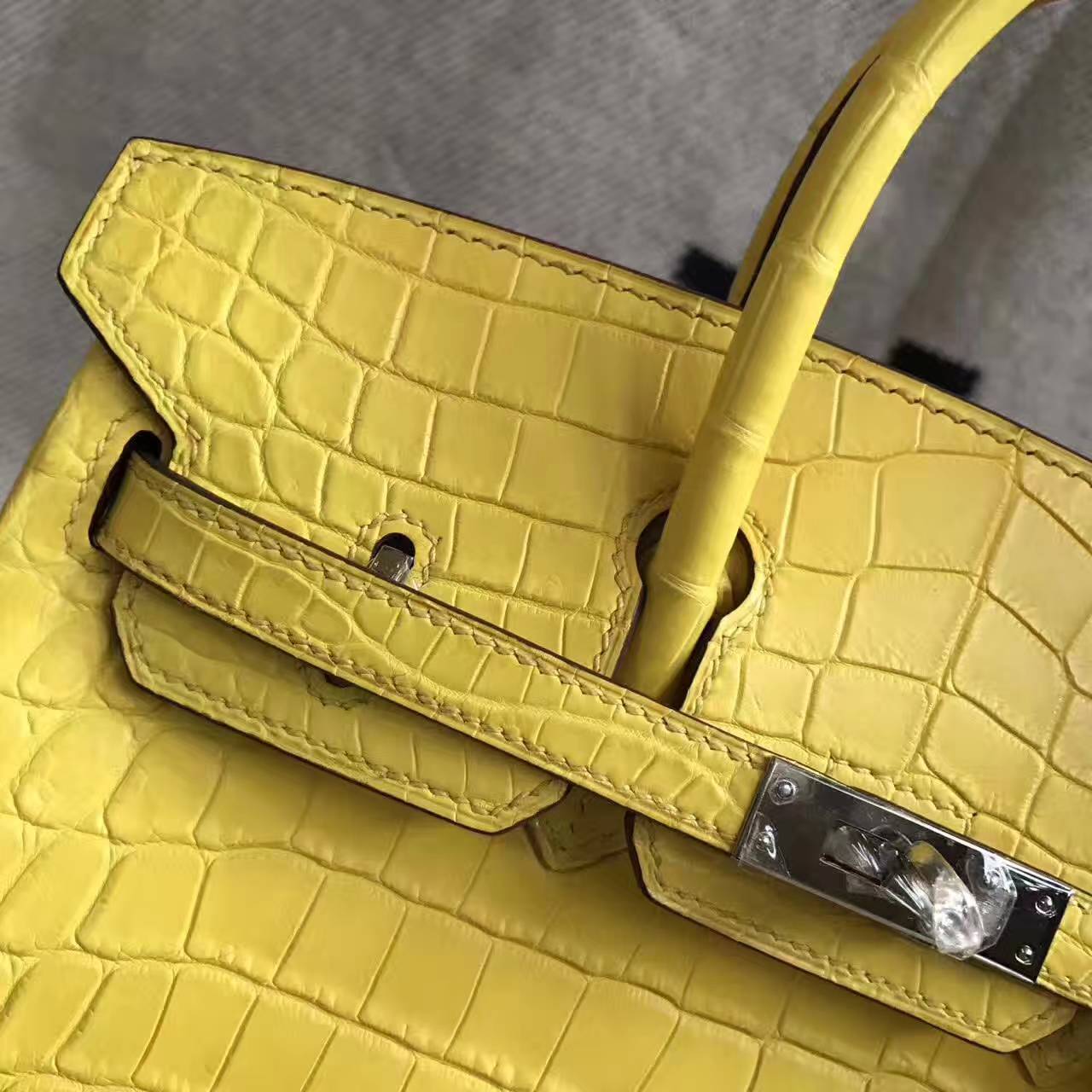 Hand Stitching Hermes 9R Lemon Yellow Crocodile Matt Birkin Bag 25cm