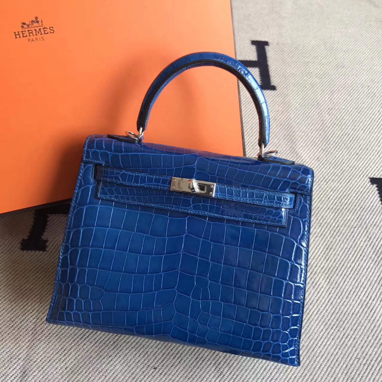 On Sale Hermes 7Q Mykonos Blue Crocodile Shiny Leather Kelly25cm Bag