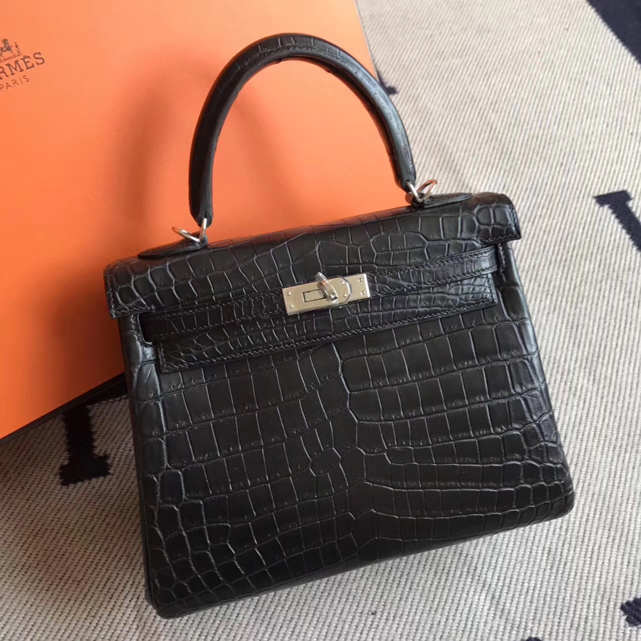 Women&#8217;s Handbag Hermes Crocodile Matt Leather Kelly25cm in CK89 Black