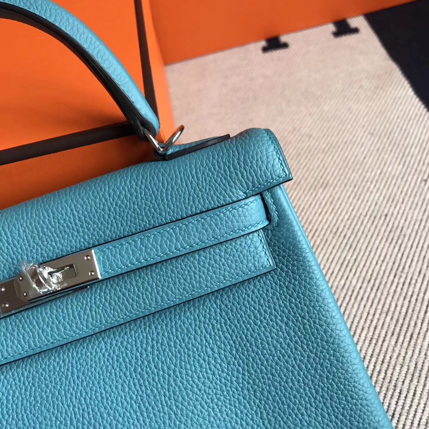 Luxury Hermes Togo Calfskin Kelly Bag 25cm in Blue Turquoise Silver Hardware