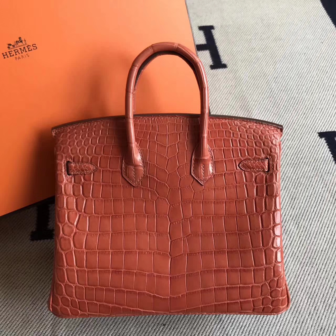 Discount Hermes Crocodile Matt Leather Birkin Bag25cm in Salmon Red Gold Hardware