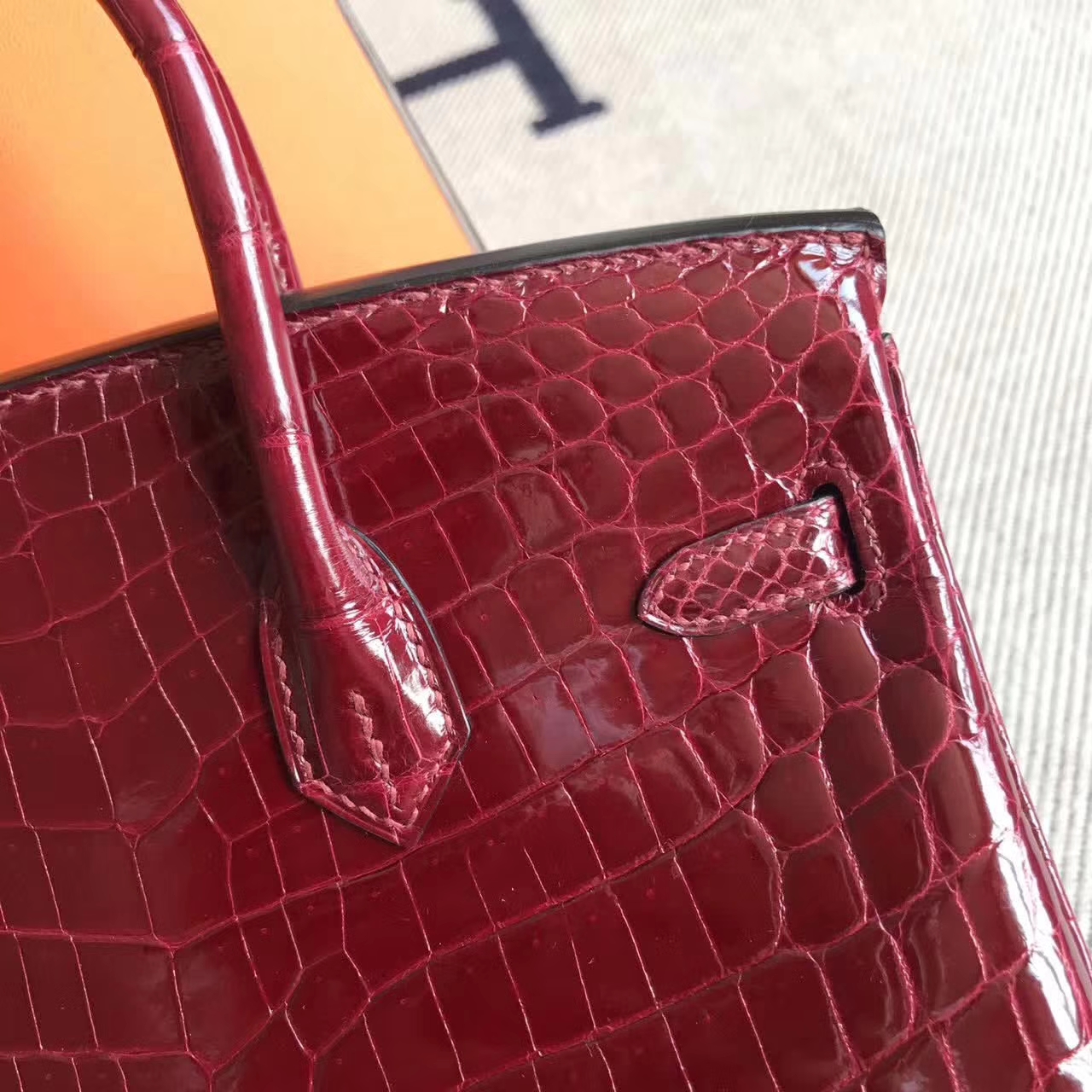 Noble Hermes Crocodile Shiny Leather Birkin Bag25cm in F5 Bourgogne Red