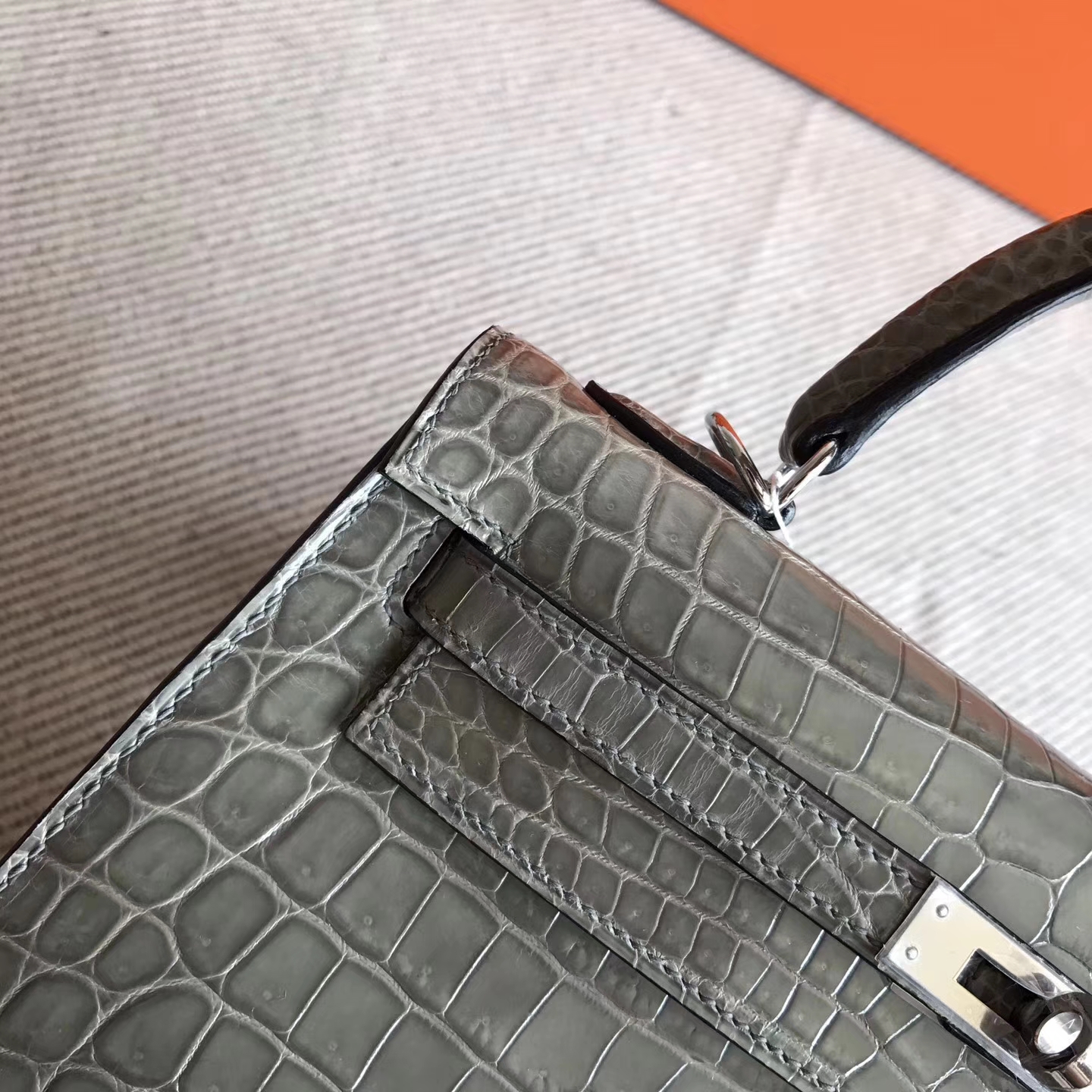 Discount Hermes Crocodile Shiny Leather Kelly Bag25cm in C81 Gris Tourterelle