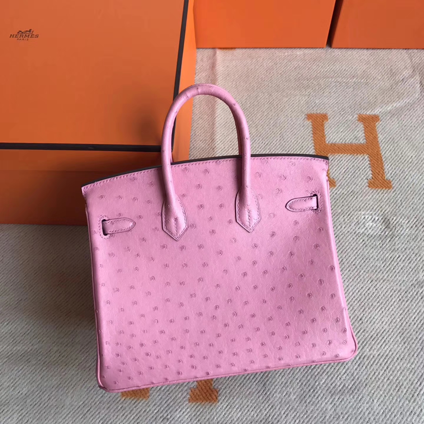Pretty Hermes 1Q Rose Confetti Ostrich Leather Birkin25cm Bag Gold Hardware
