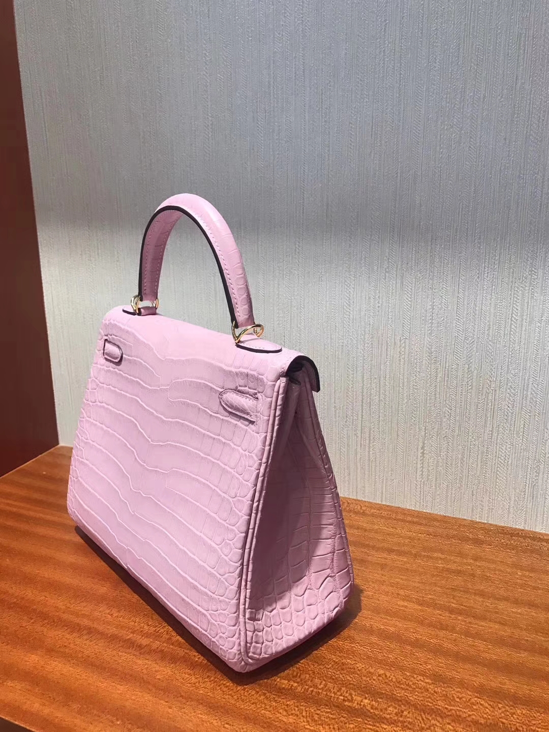 Pretty Hermes 5P Rose Sakura Matt Porosus Crocodile Kelly25CM Bag Gold Hardware