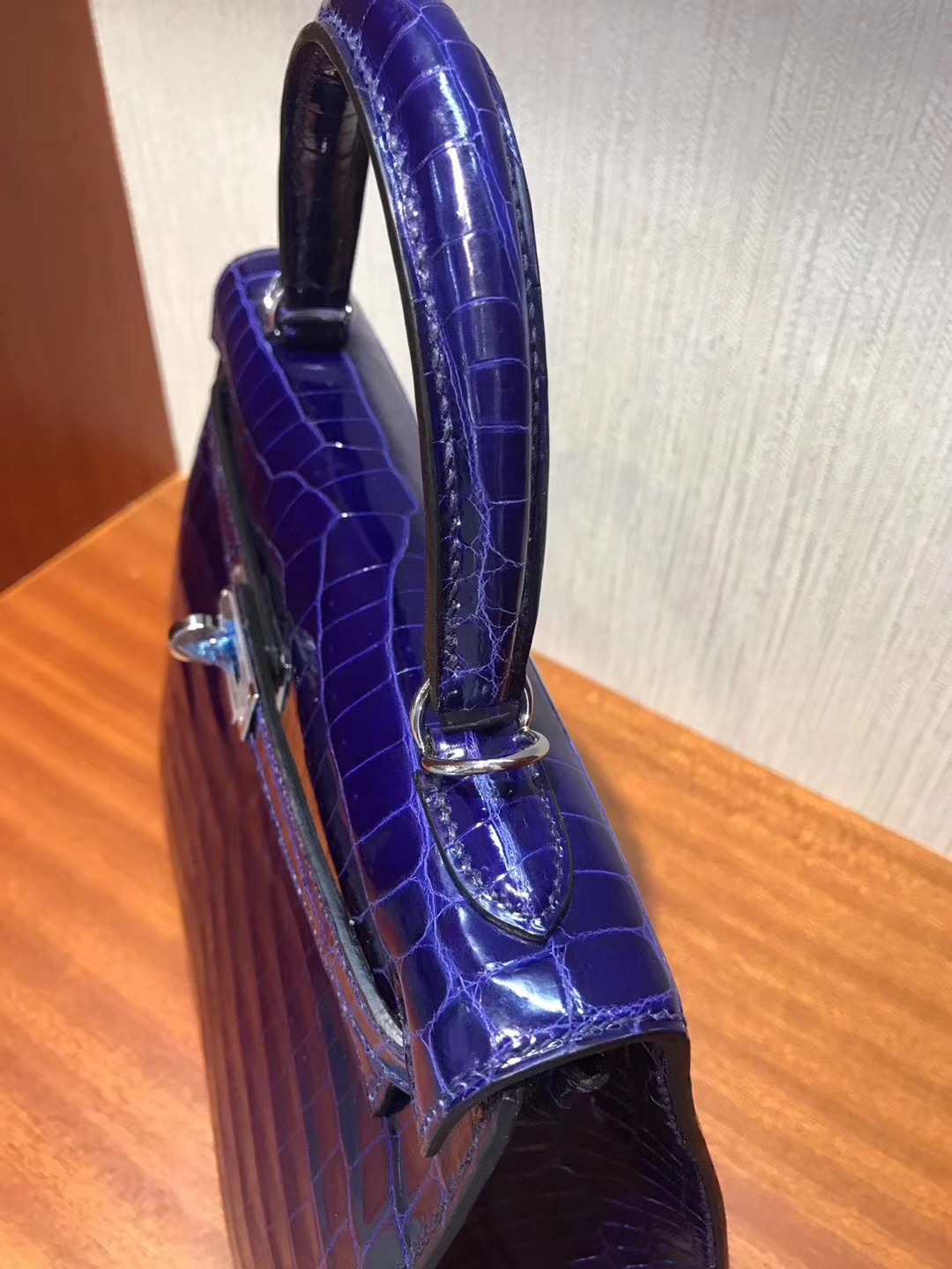 Luxury Hermes 7T Blue Electric Shiny Crocodile Leather Kelly Bag25CM Silver Hardware
