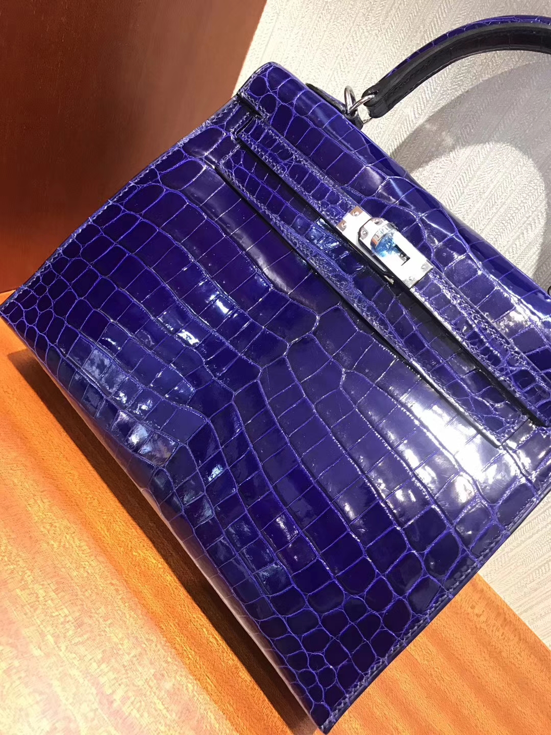 Luxury Hermes 7T Blue Electric Shiny Crocodile Leather Kelly Bag25CM Silver Hardware