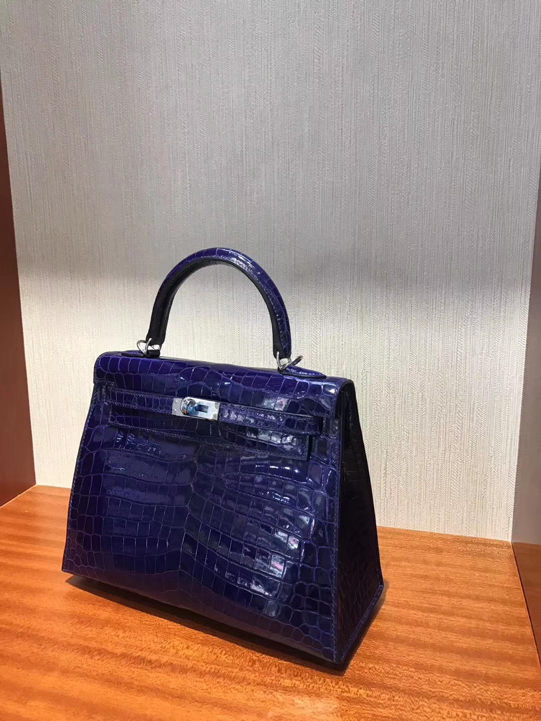 Luxury Hermes 7T Blue Electric Shiny Crocodile Leather Kelly Bag25CM Silver Hardware