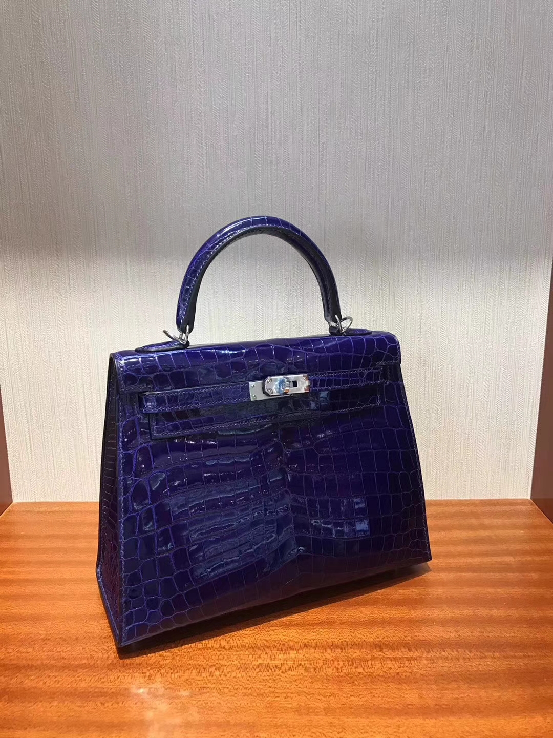 Luxury Hermes 7T Blue Electric Shiny Crocodile Leather Kelly Bag25CM Silver Hardware