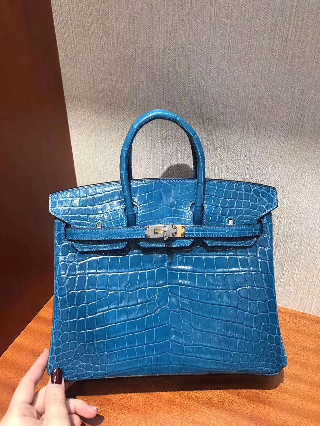 Luxury Hermes 7W Blue Izmir Crocodile Shiny Leather Birkin Bag25CM Silver Hardware