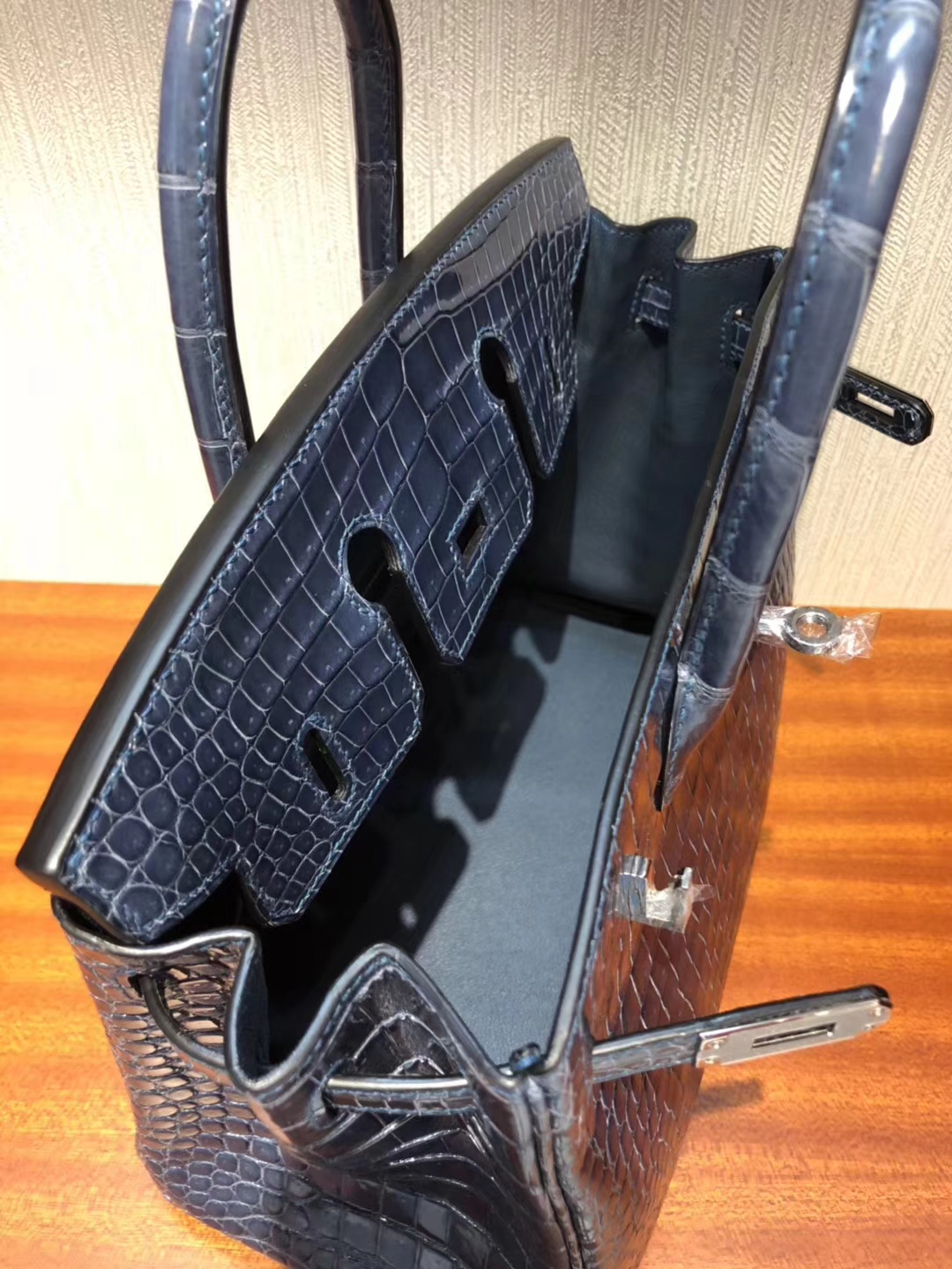 Elegant Hermes 7N Blue Tampete Shiny Crocodile Birkin25cm Bag Silver Hardware