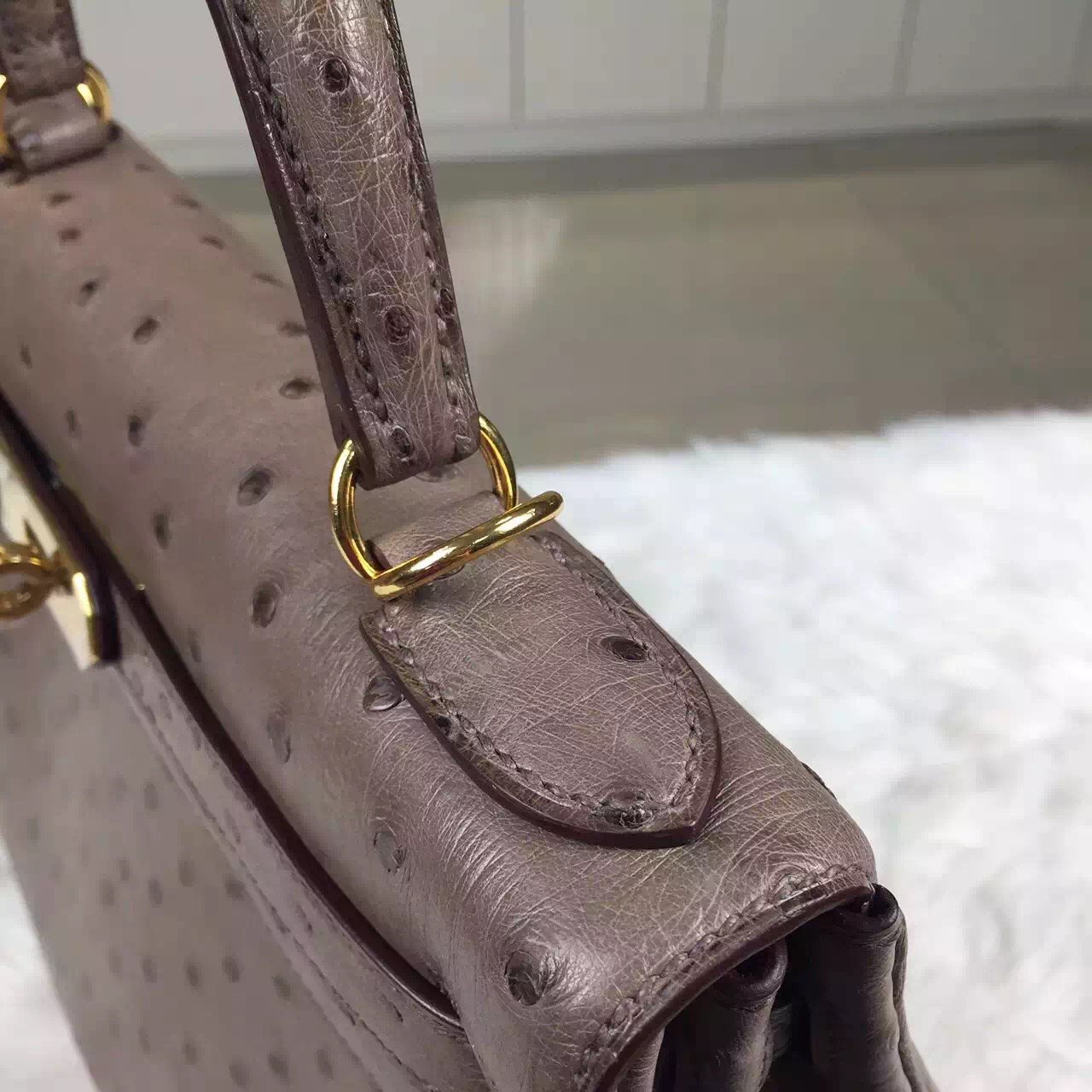 Luxury Hermes Kelly 28CM Ostrich Leather Tote Bag in Gris Tourterelle Gold Hardware