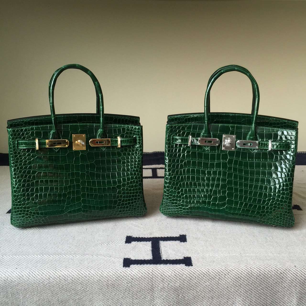 Fashion Hermes Crocodile Shiny Leather Birkin30cm Bag in 6Q Emerald Green