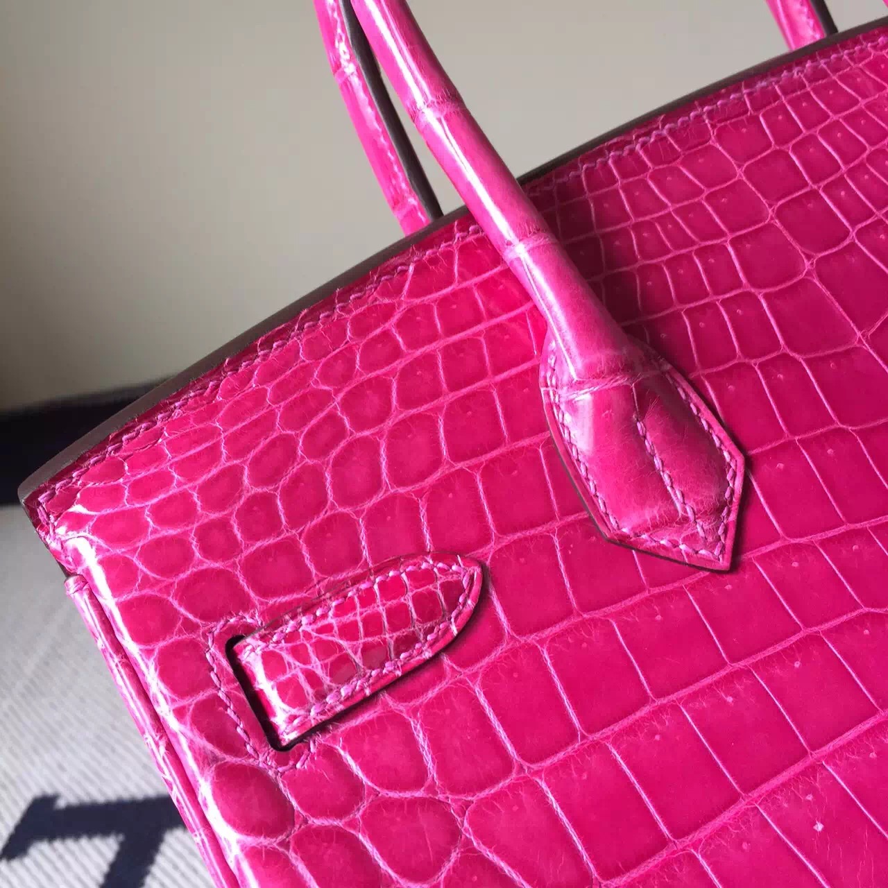 Cheap Hermes Crocodile Shiny Leather Birkin30cm Bag in Peach Pink