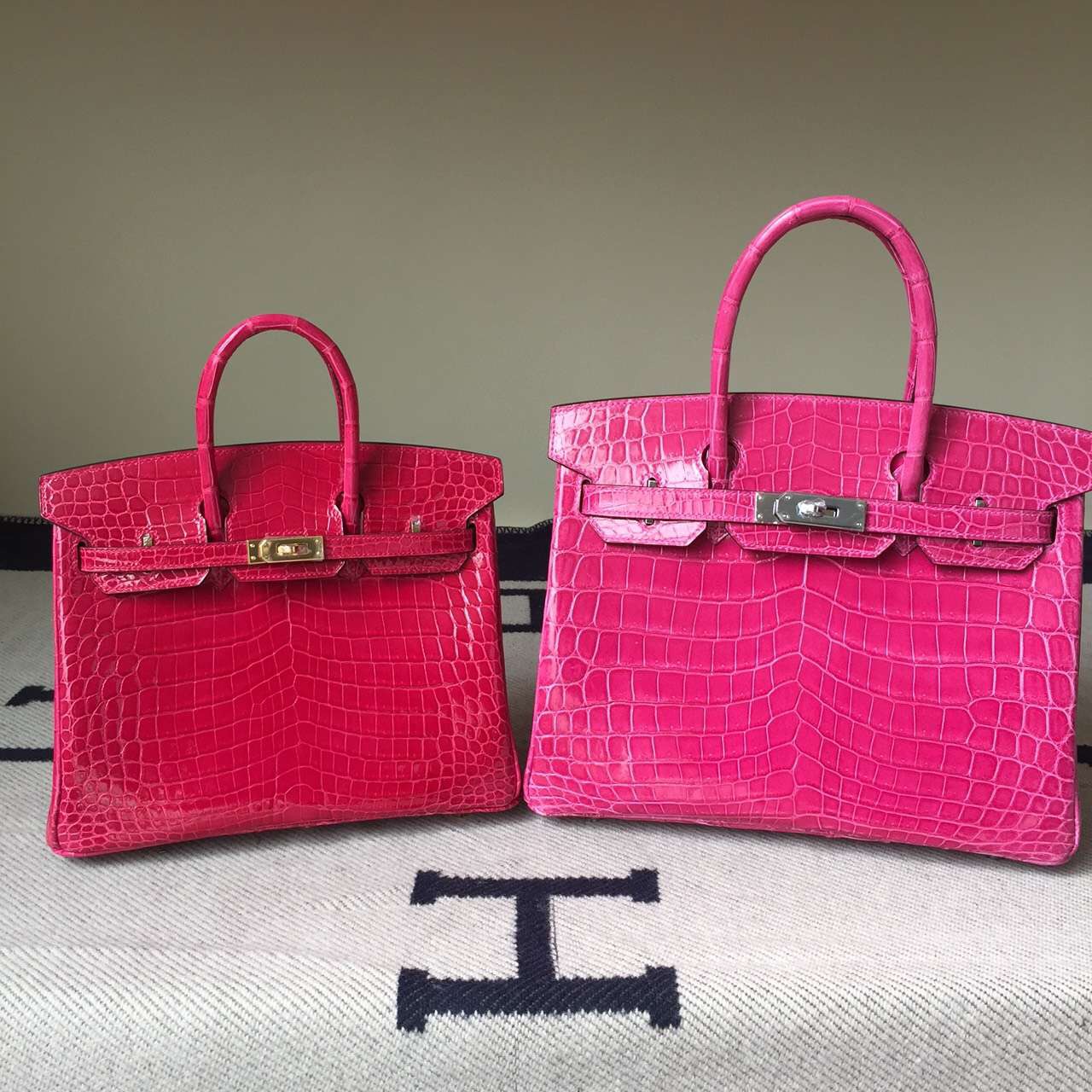 Cheap Hermes Crocodile Shiny Leather Birkin30cm Bag in Peach Pink