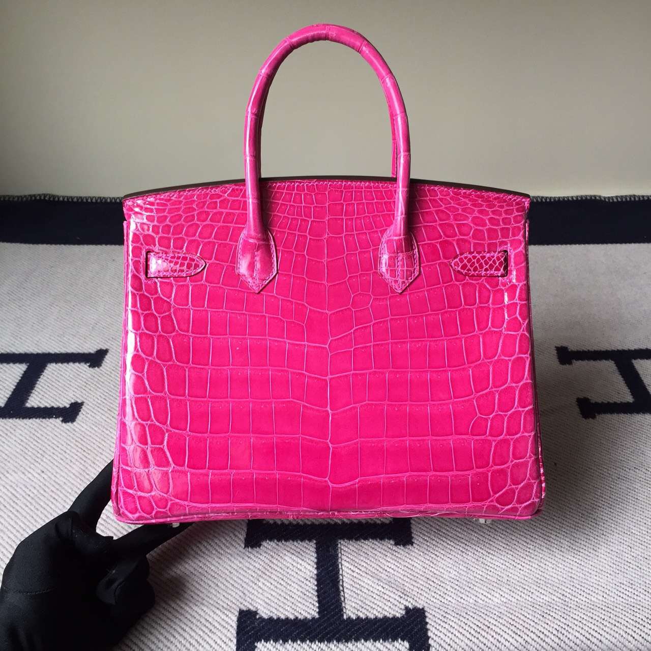 Cheap Hermes Crocodile Shiny Leather Birkin30cm Bag in Peach Pink