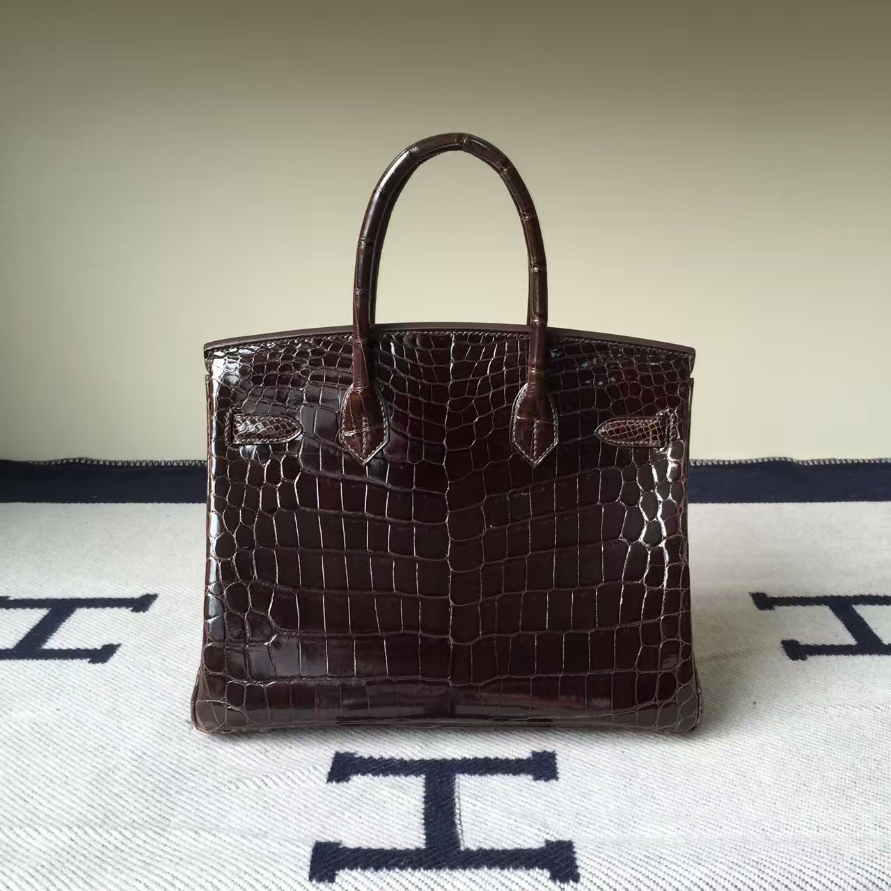 Fashion Hermes Chocolate Color Crocodile Shiny Leather Birkin Bag 30cm