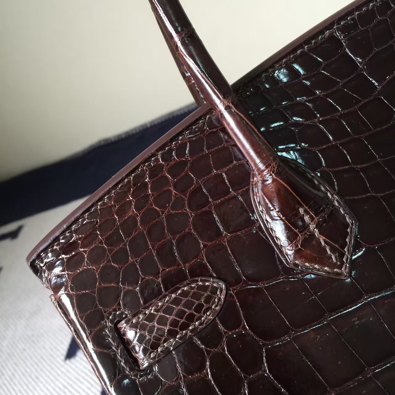 Fashion Hermes Chocolate Color Crocodile Shiny Leather Birkin Bag 30cm