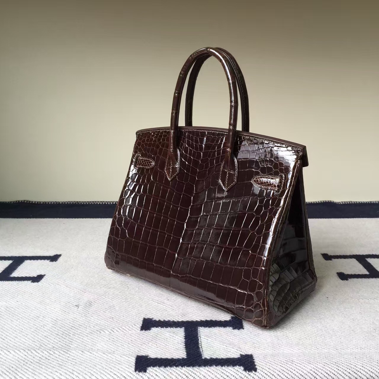 Fashion Hermes Chocolate Color Crocodile Shiny Leather Birkin Bag 30cm