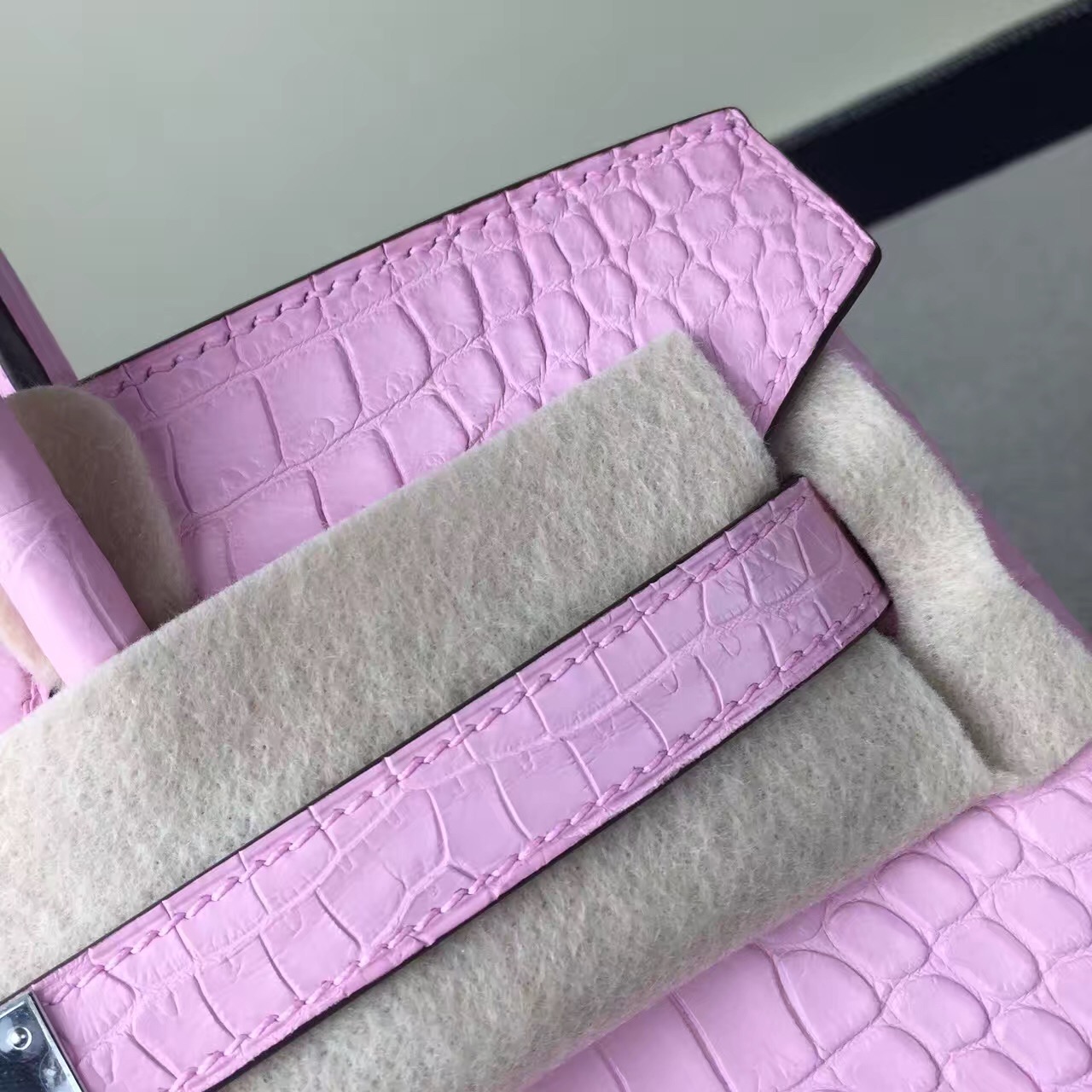 Sale Hermes Crocodile Matt Leather Birkin Bag30cm in 5P Rose Sakura
