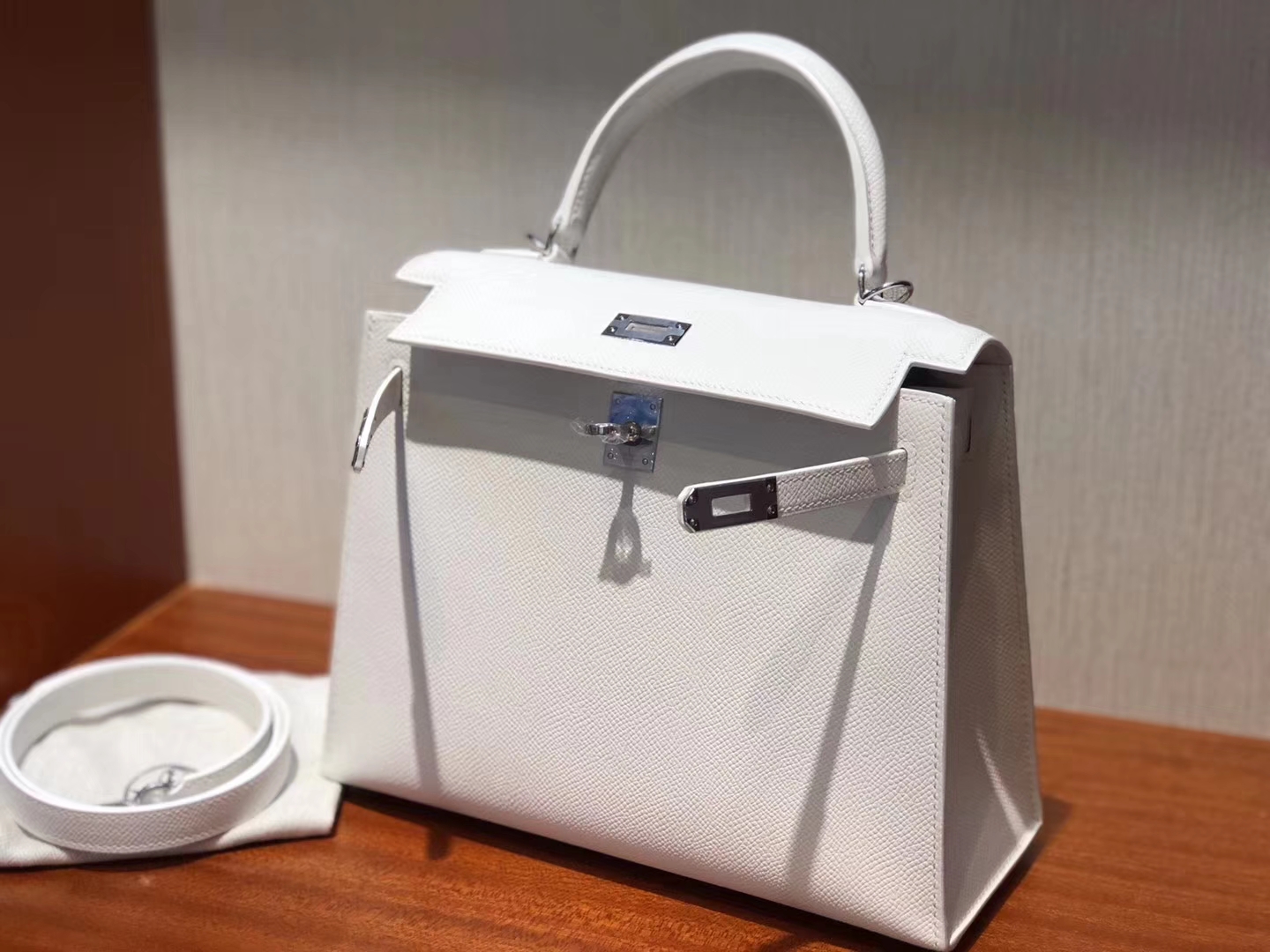 Elegant Hermes Epsom Calf Leather Sellier Kelly25CM Bag in 01Pure White Silver Hardware