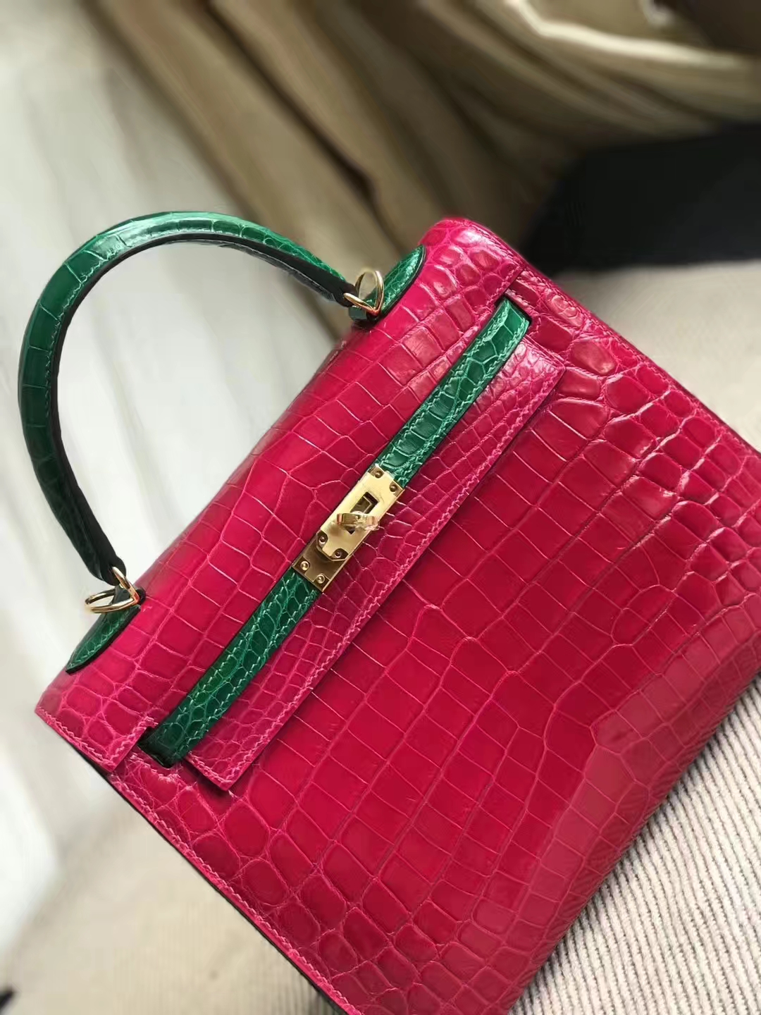 Elegant Hermes J5 Rose Scheherazade/6Q Emerald Green Crocodile Leather Kelly25CM Bag