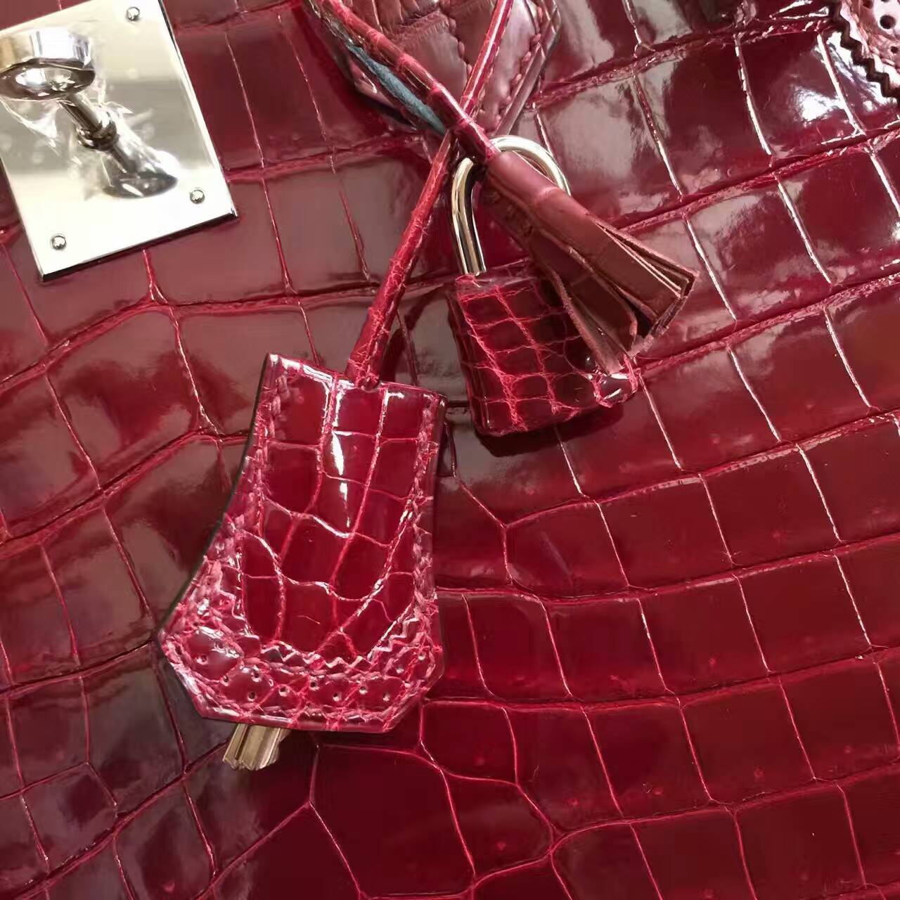 Sale Hermes Crocodile Shiny Leather Ghillie Birkin Bag 30cm in  F5 Bourgogne Red