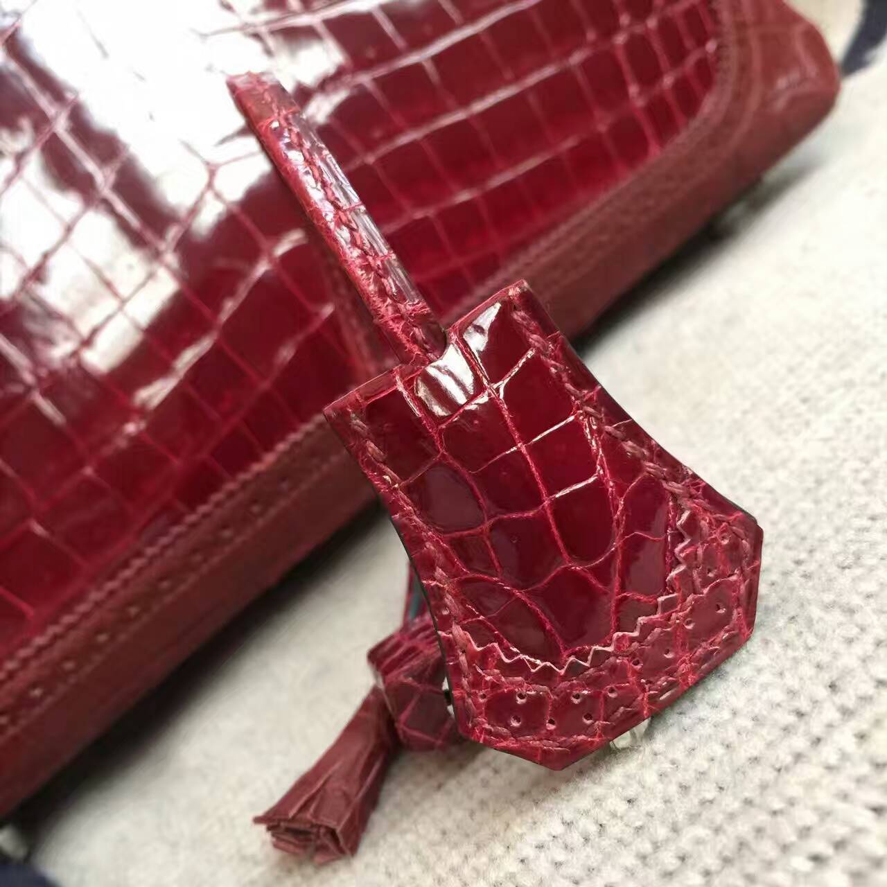 Sale Hermes Crocodile Shiny Leather Ghillie Birkin Bag 30cm in  F5 Bourgogne Red