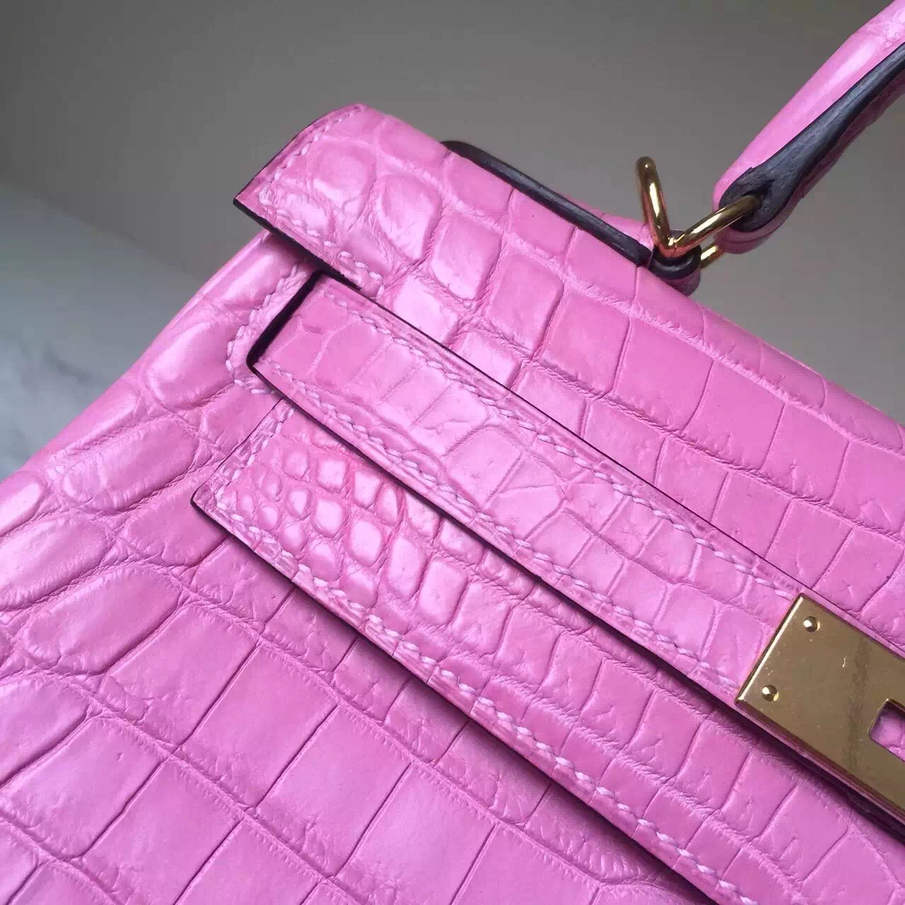 Hermes Crocodile Matt Leather Kelly Bag 28cm in 5P Sakura Pink