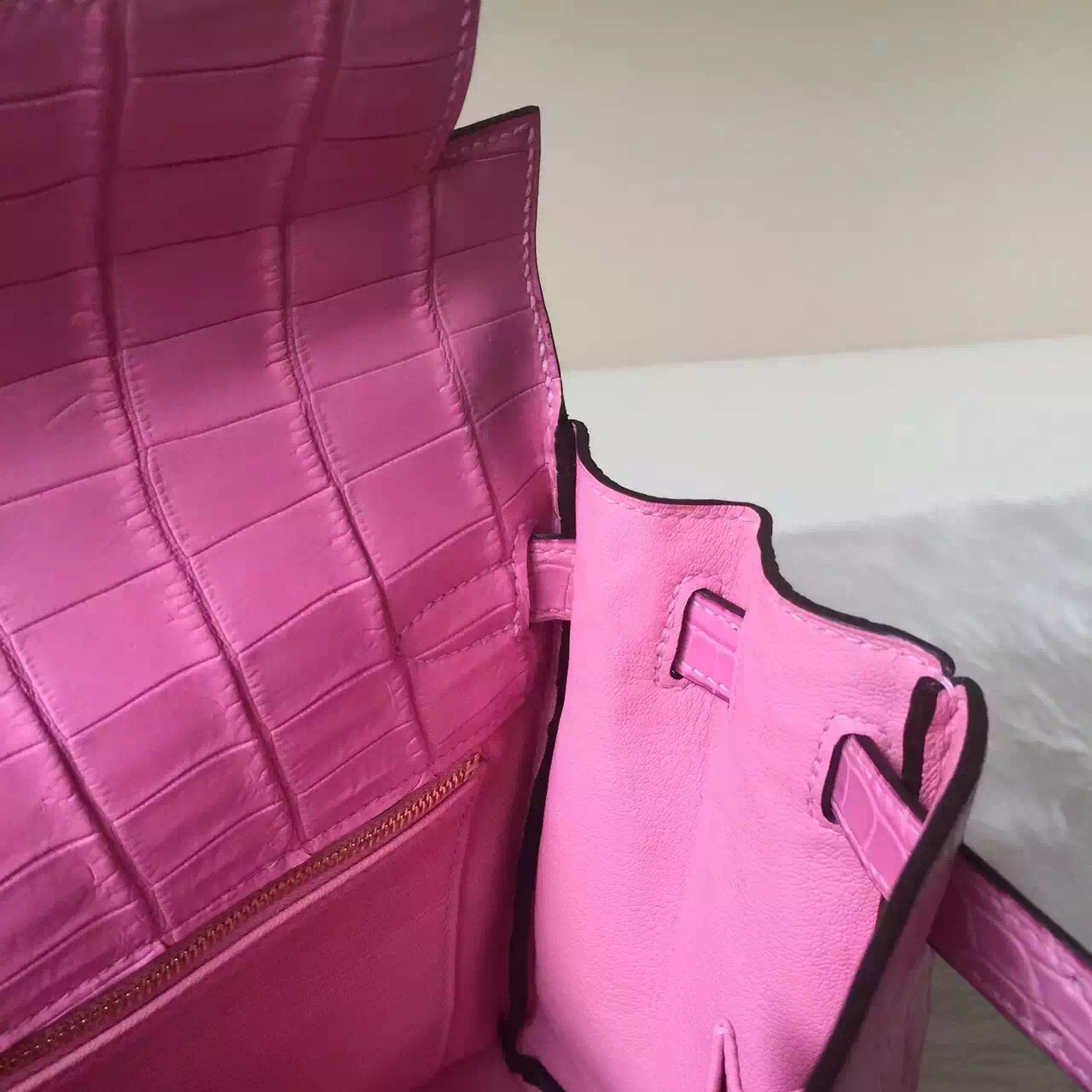 Hermes Crocodile Matt Leather Kelly Bag 28cm in 5P Sakura Pink