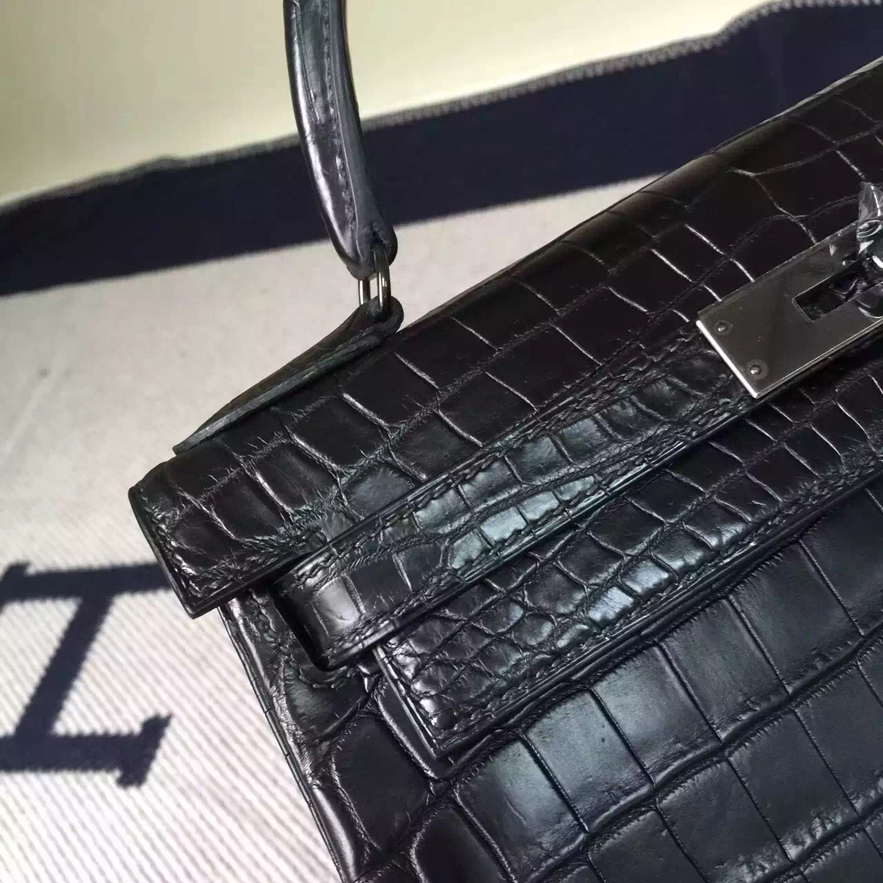 Wholesale Hermes Kelly Bag28cm CK89 Black Crocodile Matt Leather Black Hardware