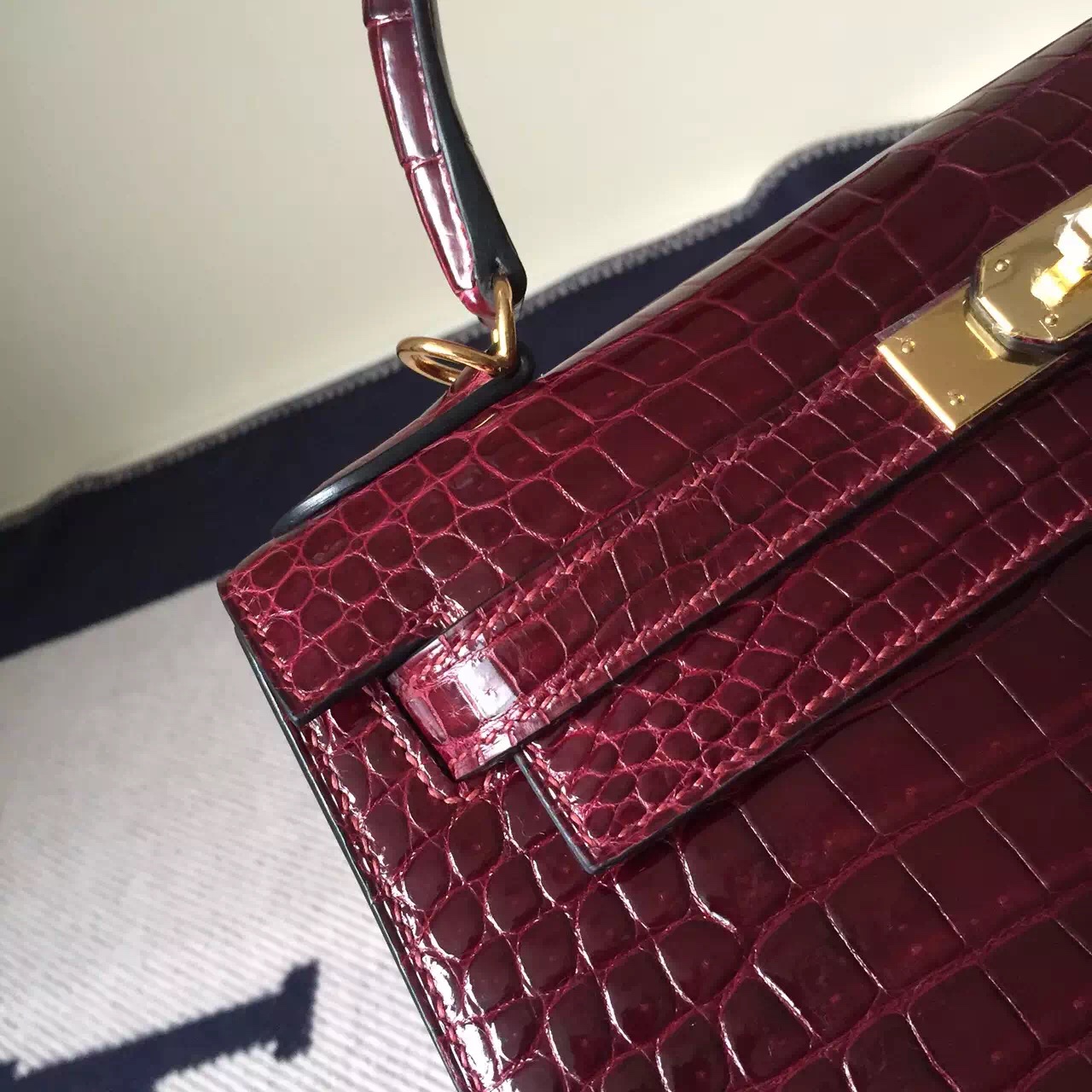 Hand Stitching Hermes CK57 Bordeaux Crocodile Shiny Leather Sellier Kelly28CM